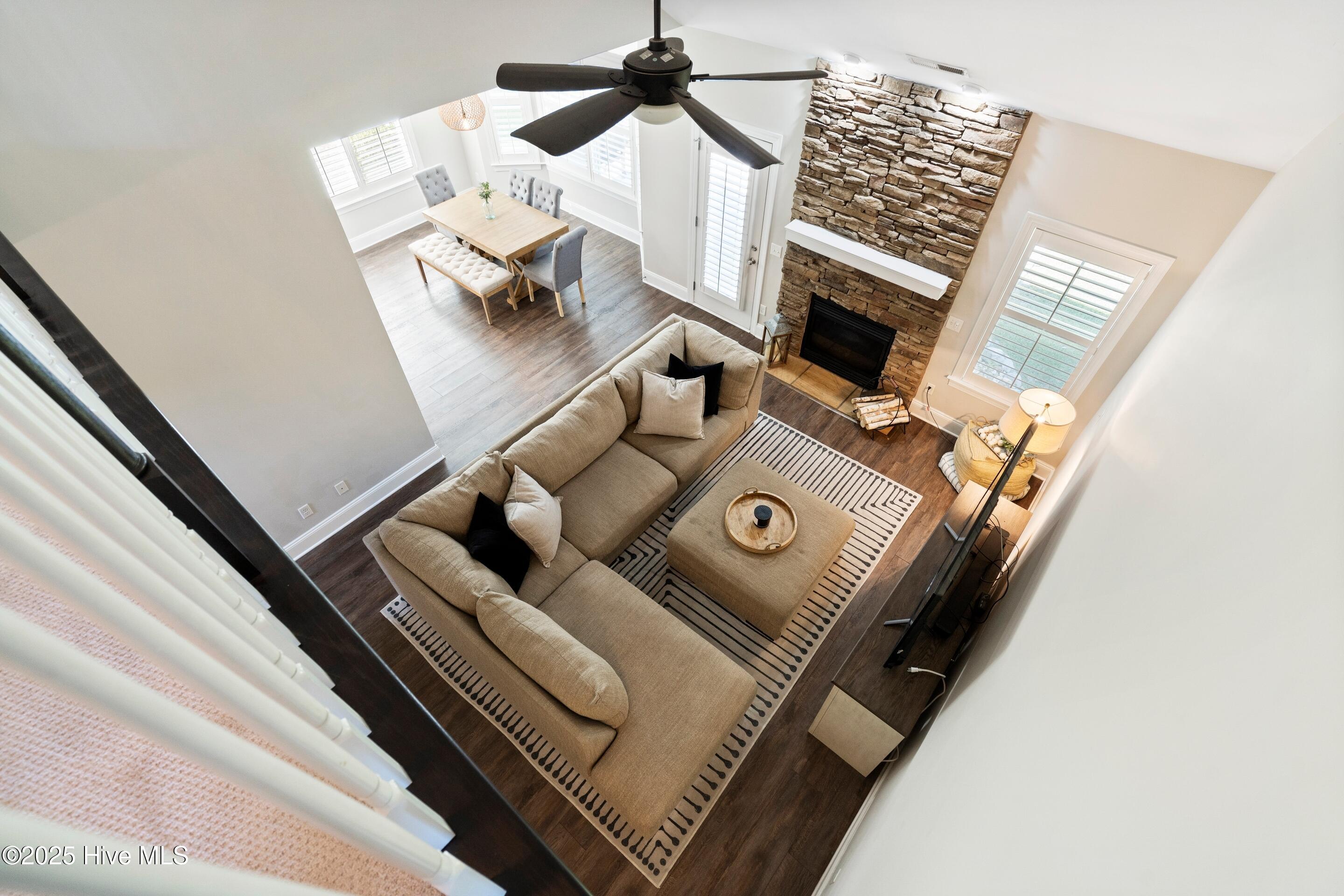 100529495 | Photo 44