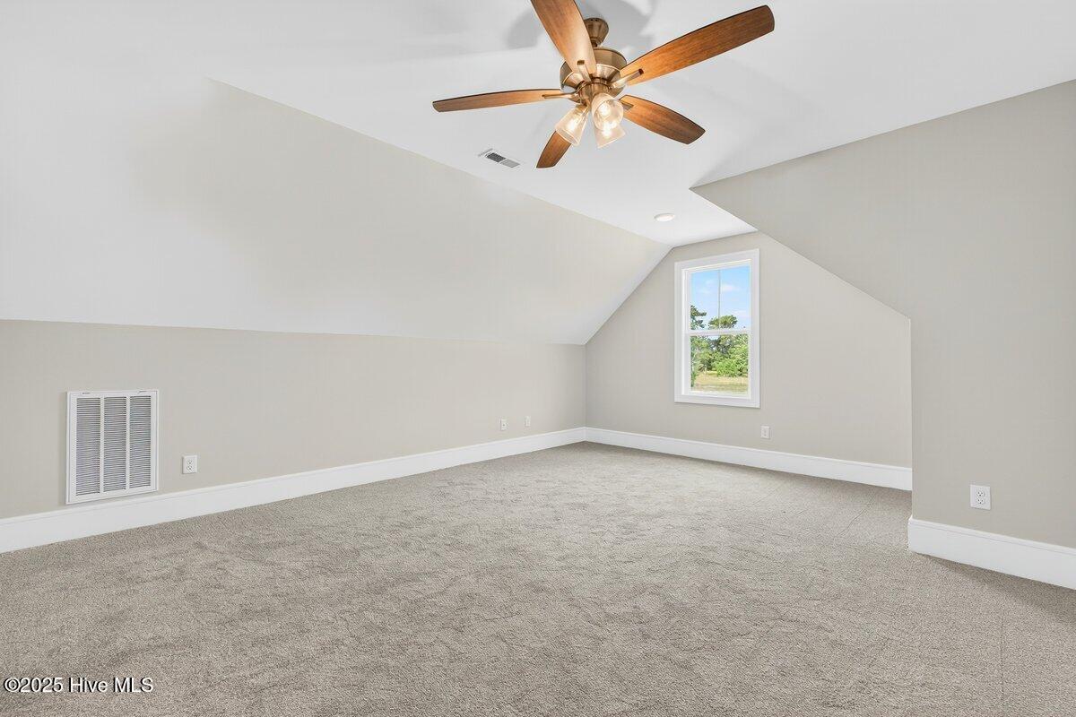 100545863 | Photo 51