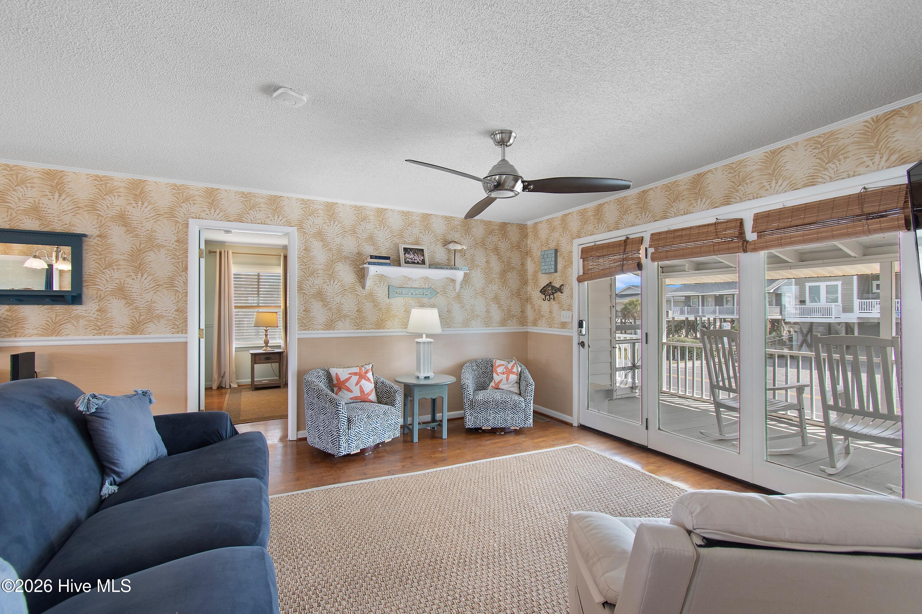 100561675 | Photo 23