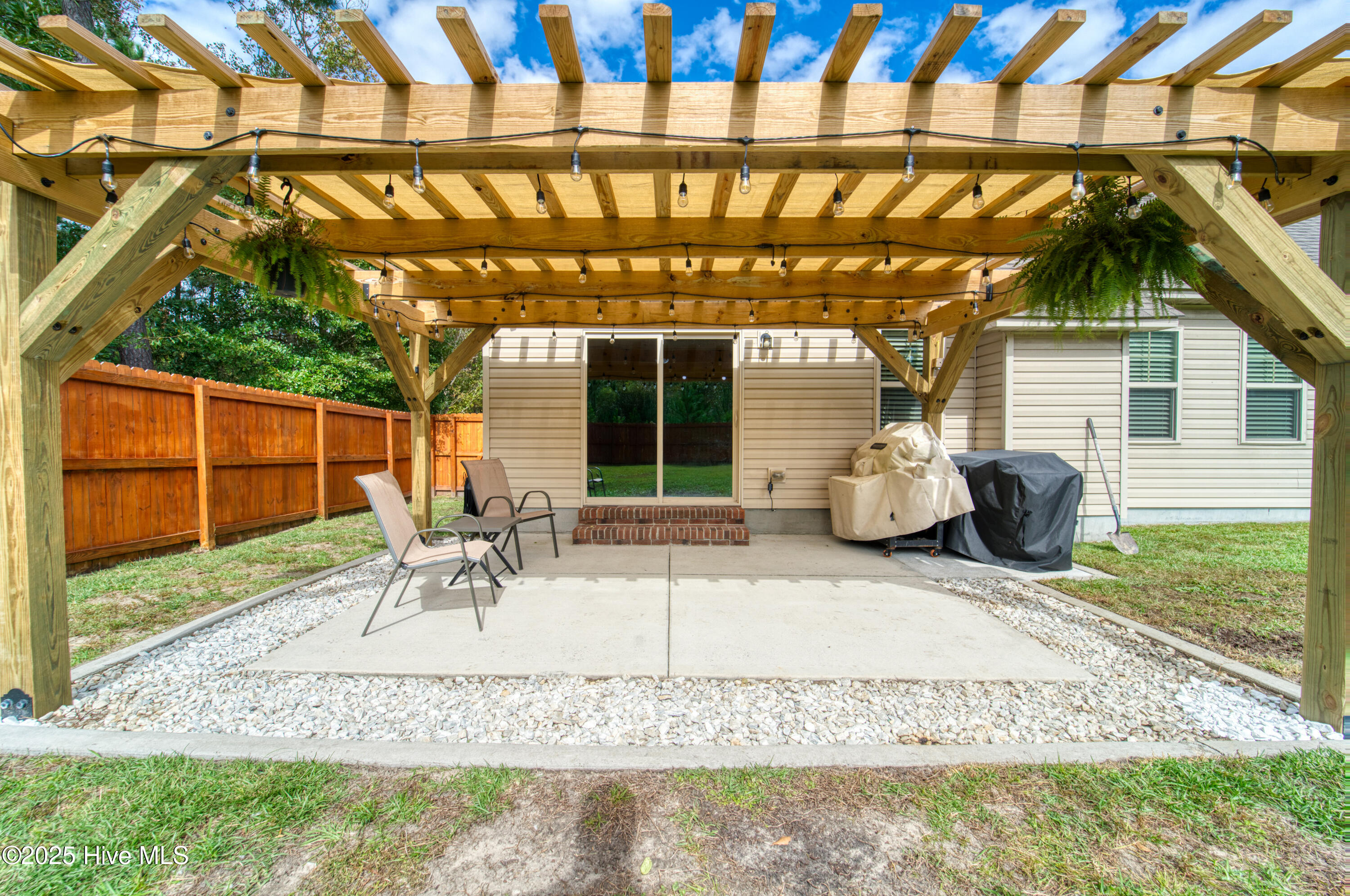 100538677 | Photo 19