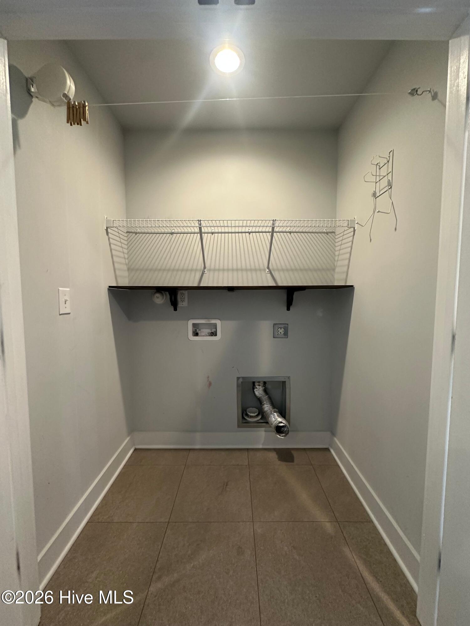 100559148 | Photo 30