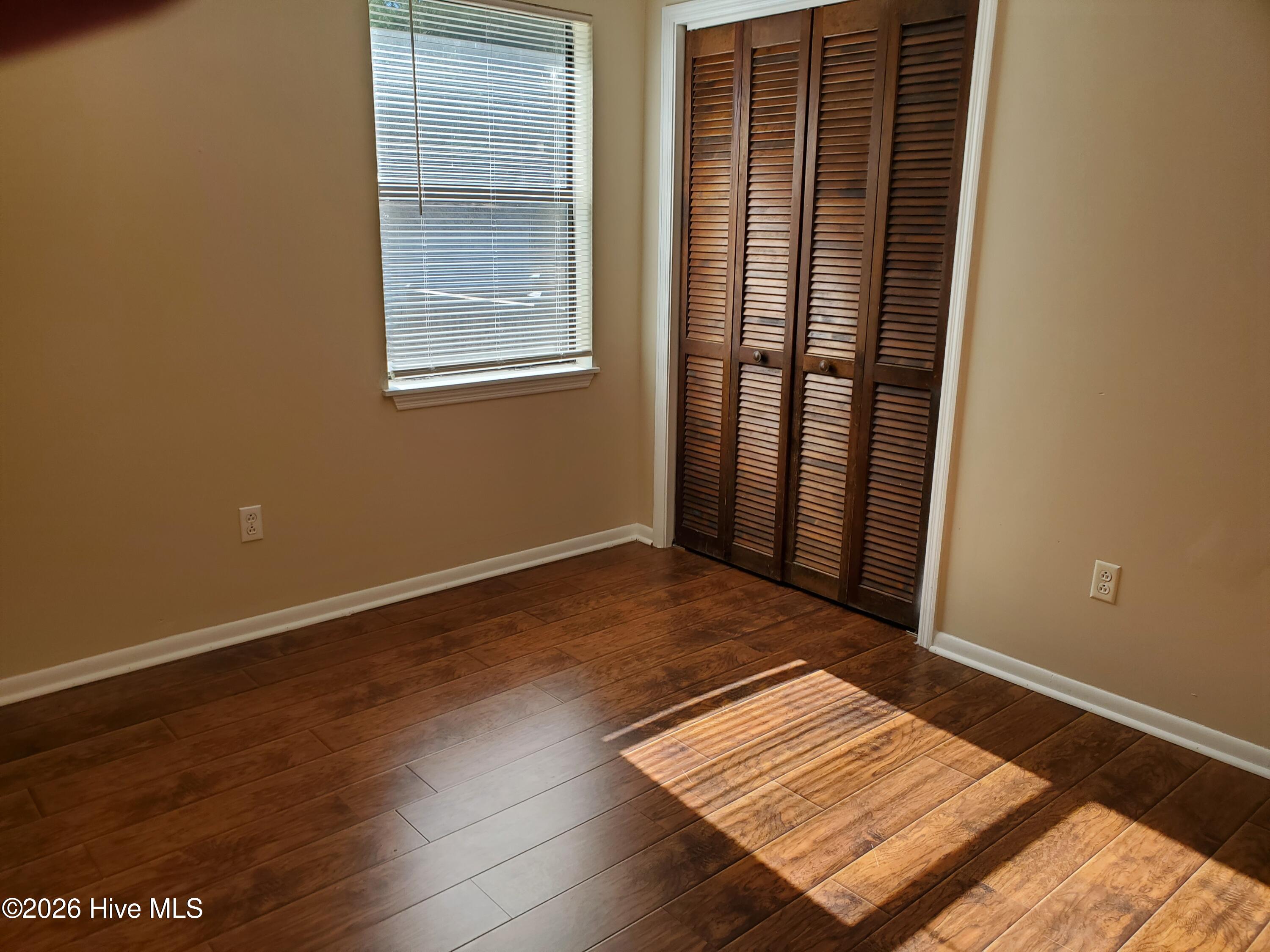 100519337 | Photo 12