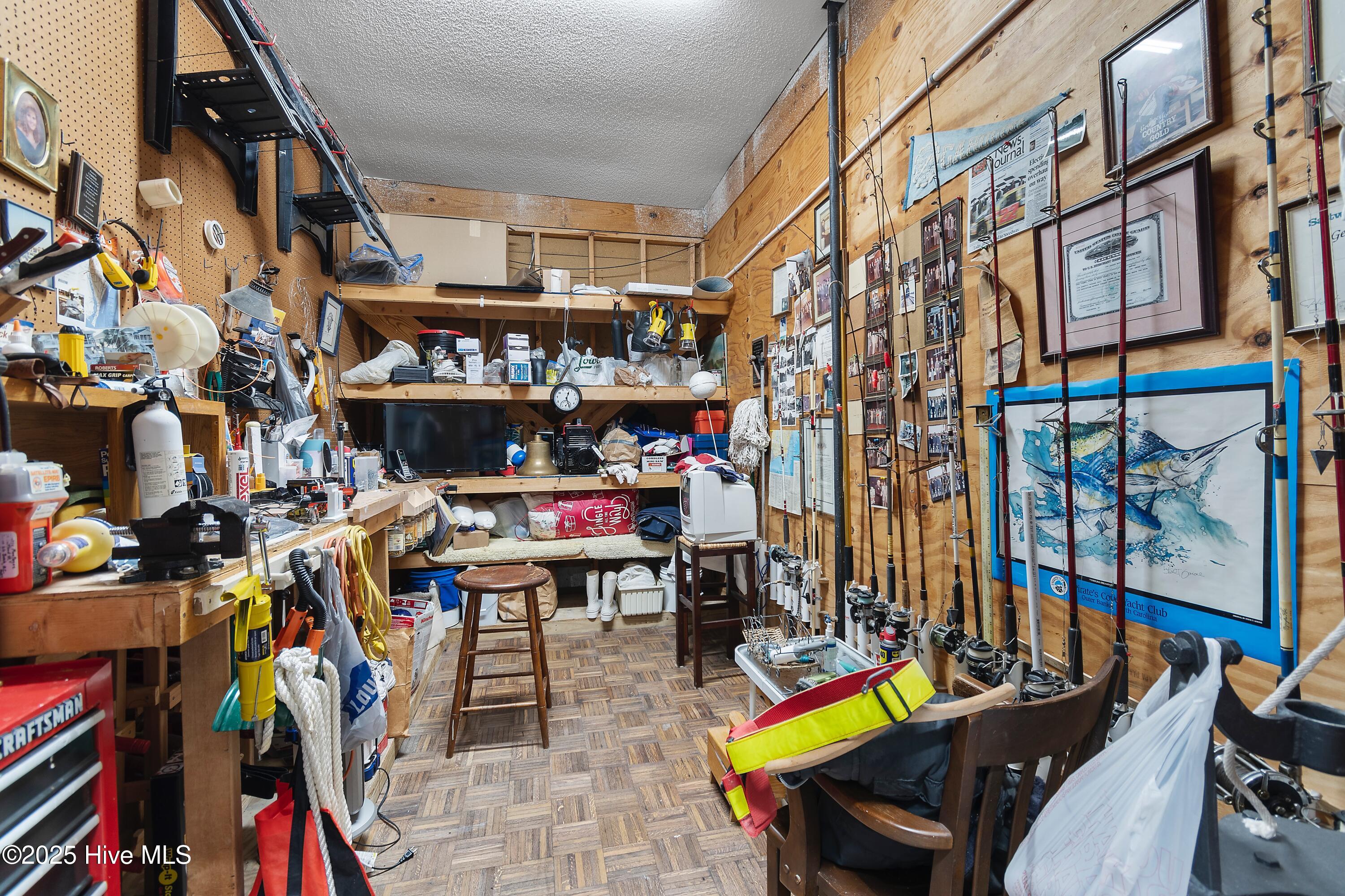 100527373 | Photo 63