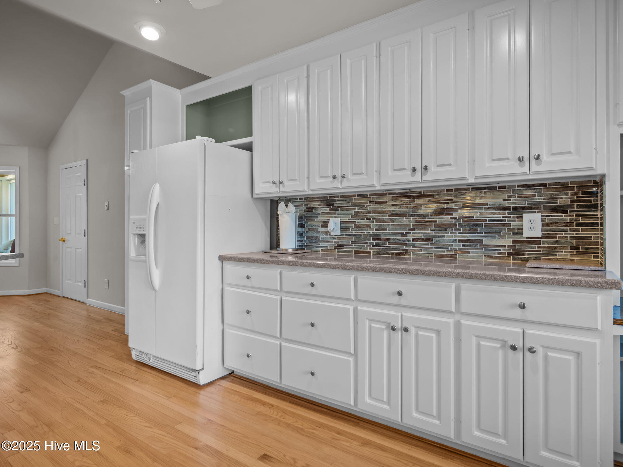 100540232 | Photo 14