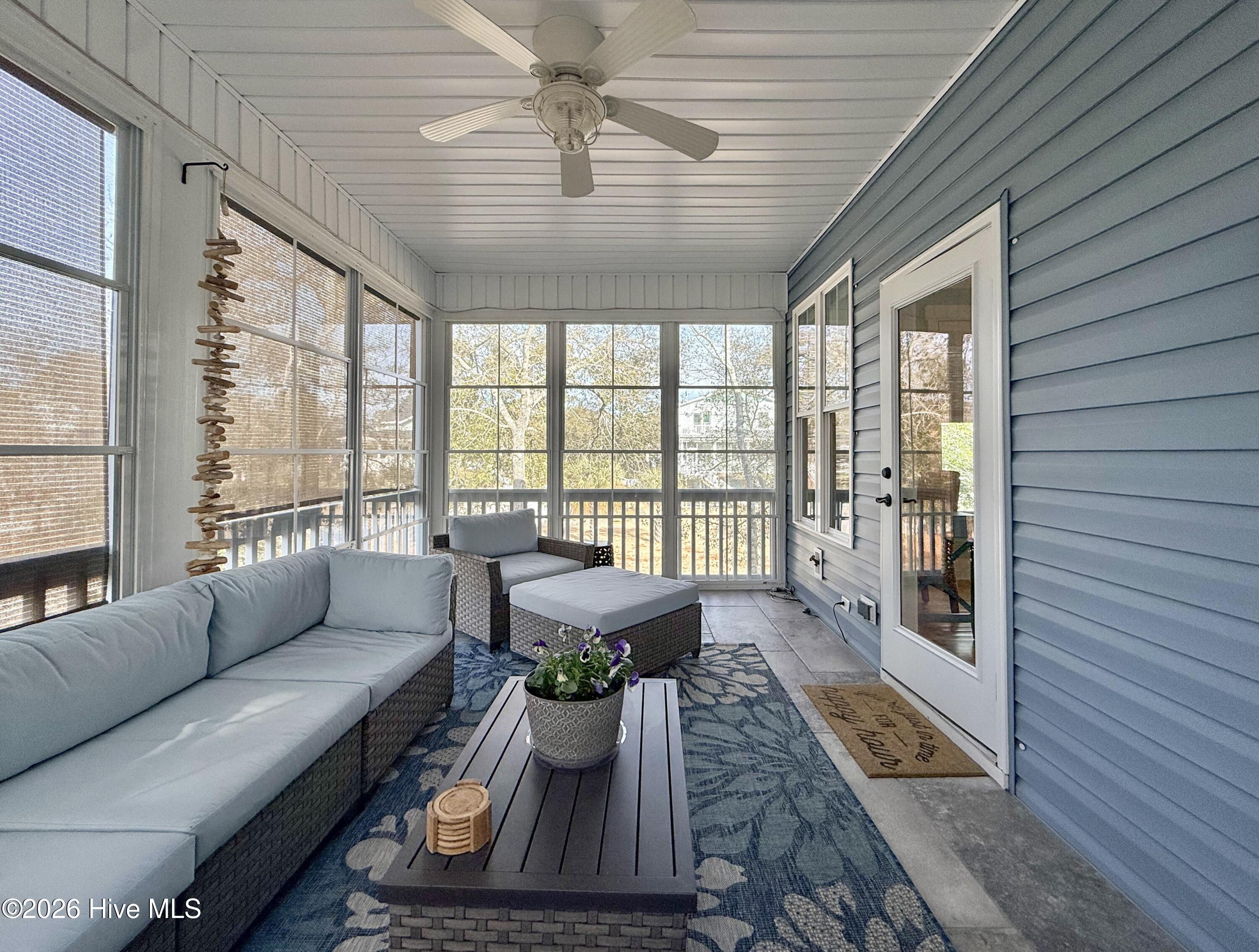 100548622 | Photo 52