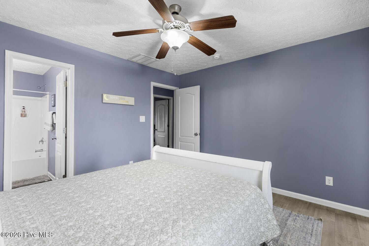 100549698 | Photo 19