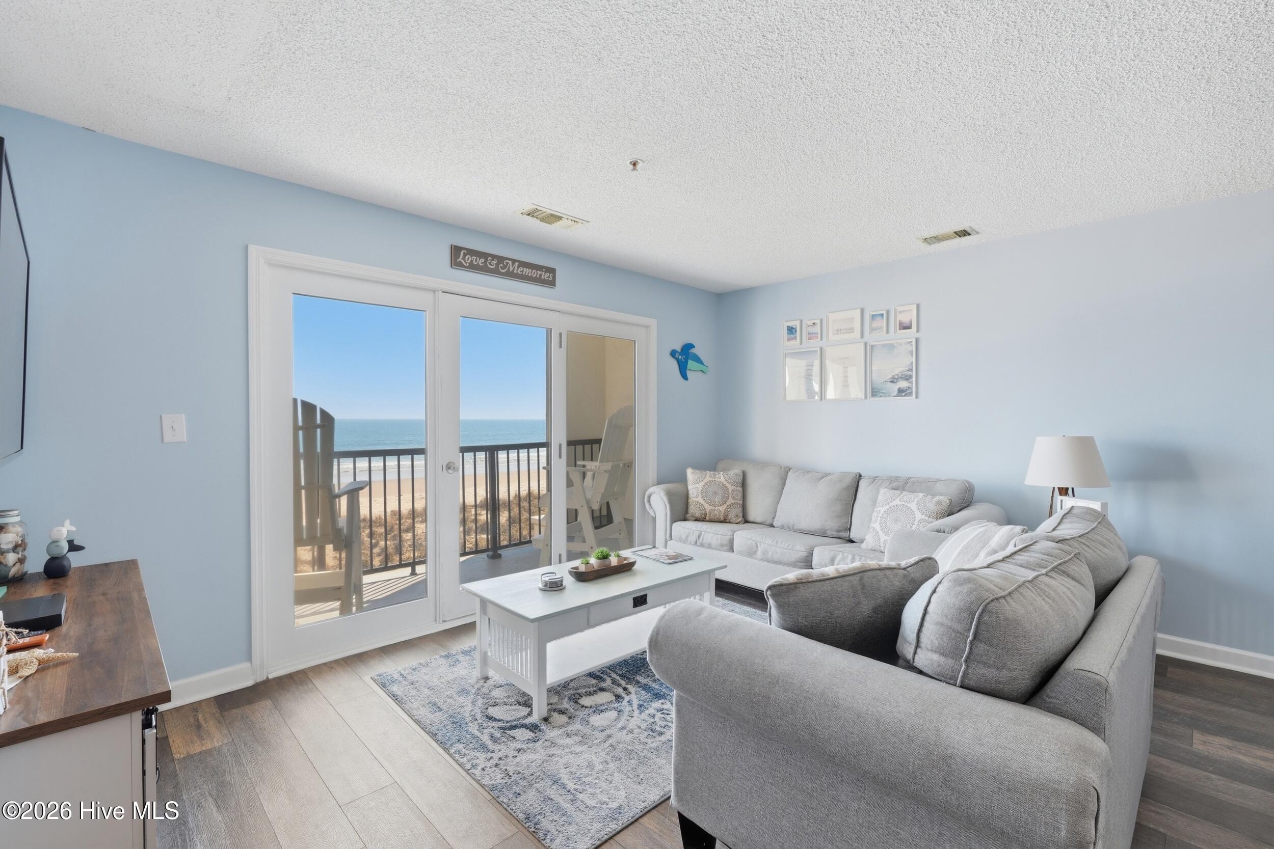 100557536 | Photo 13