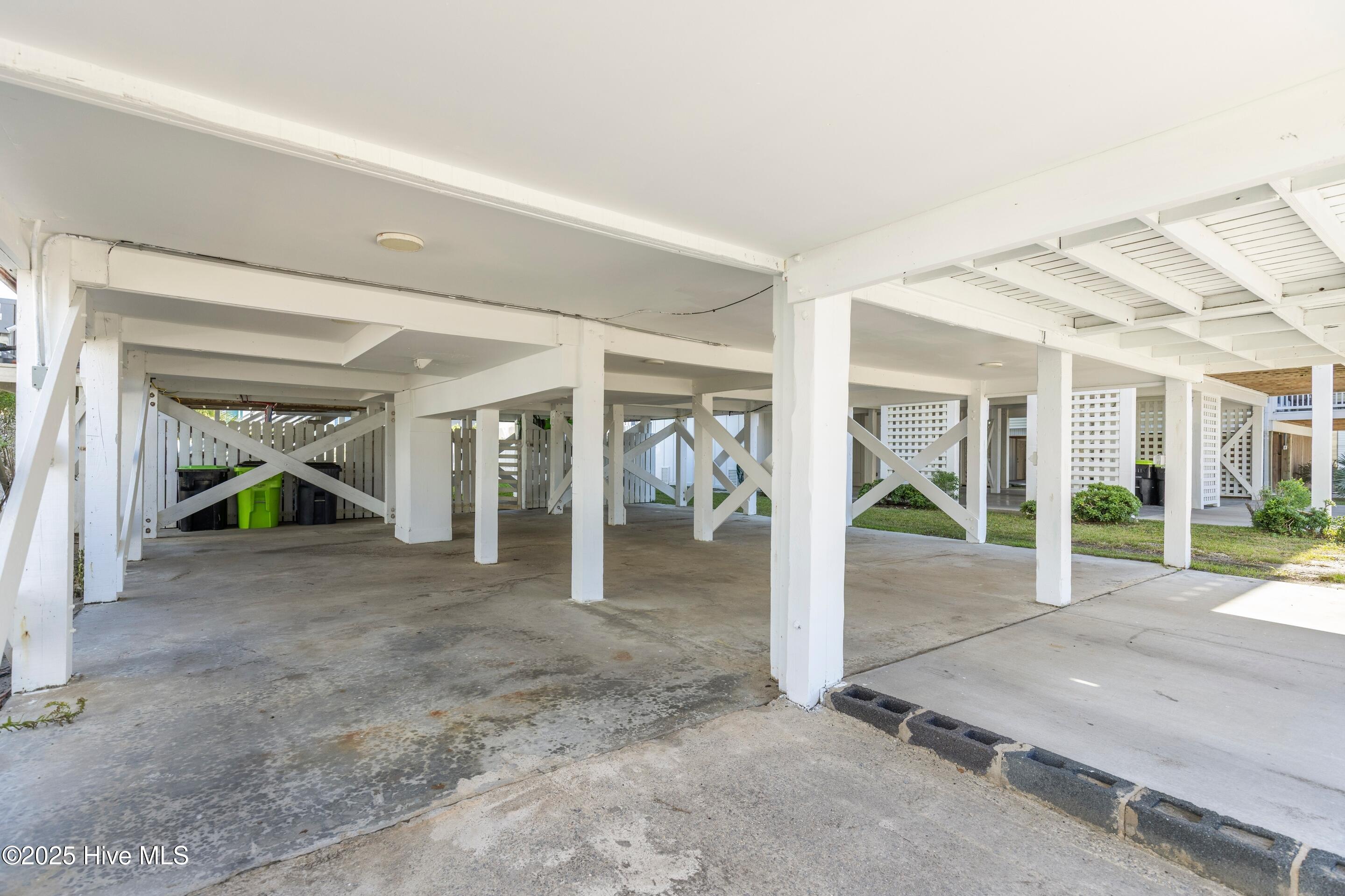 100567427 | Photo 50