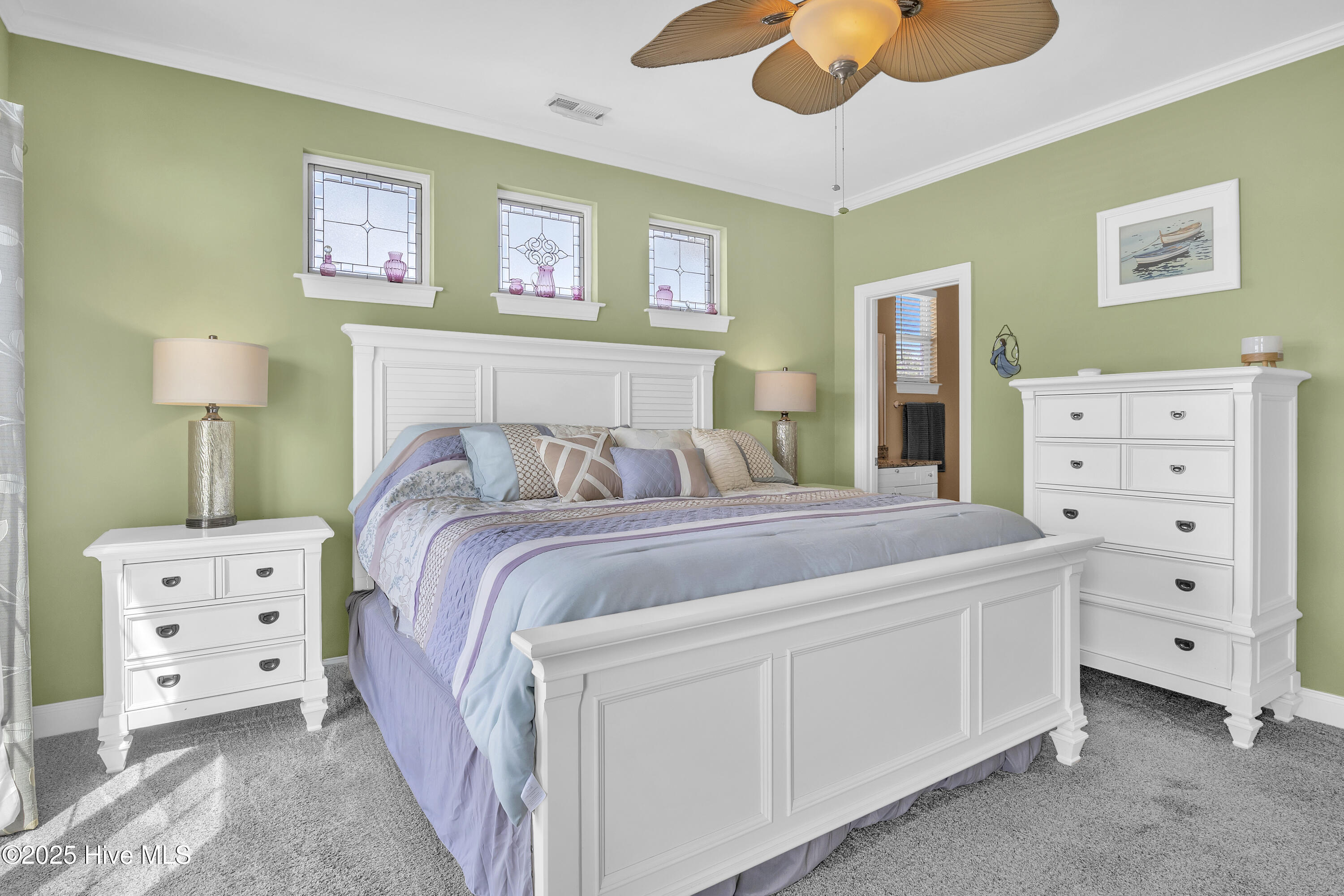 100529504 | Photo 24