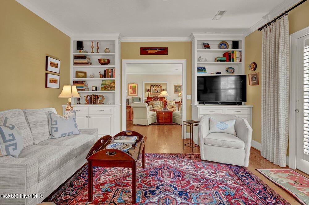 100561548 | Photo 19