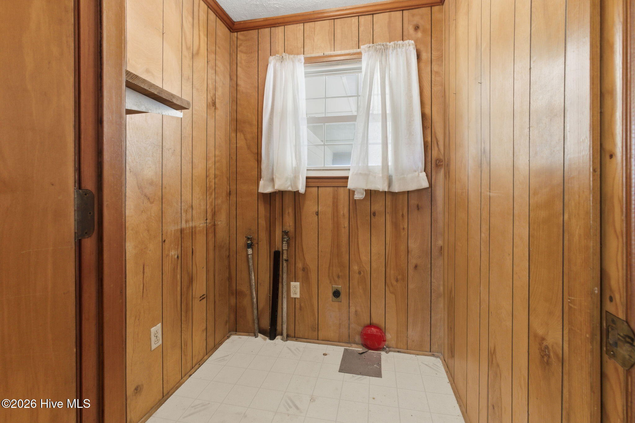 100564416 | Photo 15