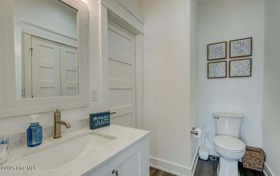 100508302 | Photo 45