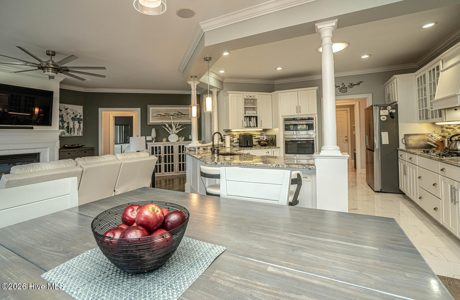 100561911 | Photo 24