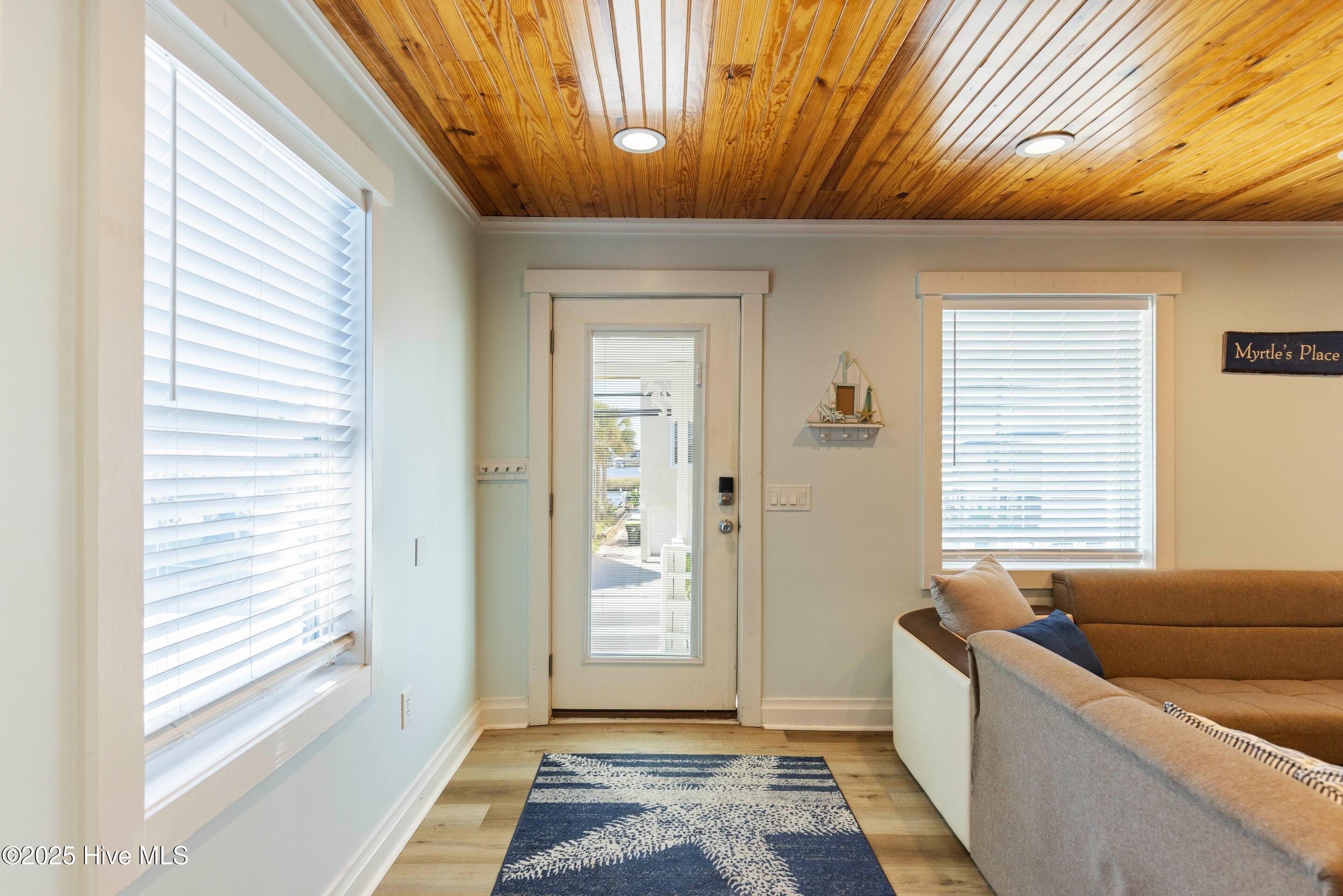 100567427 | Photo 11