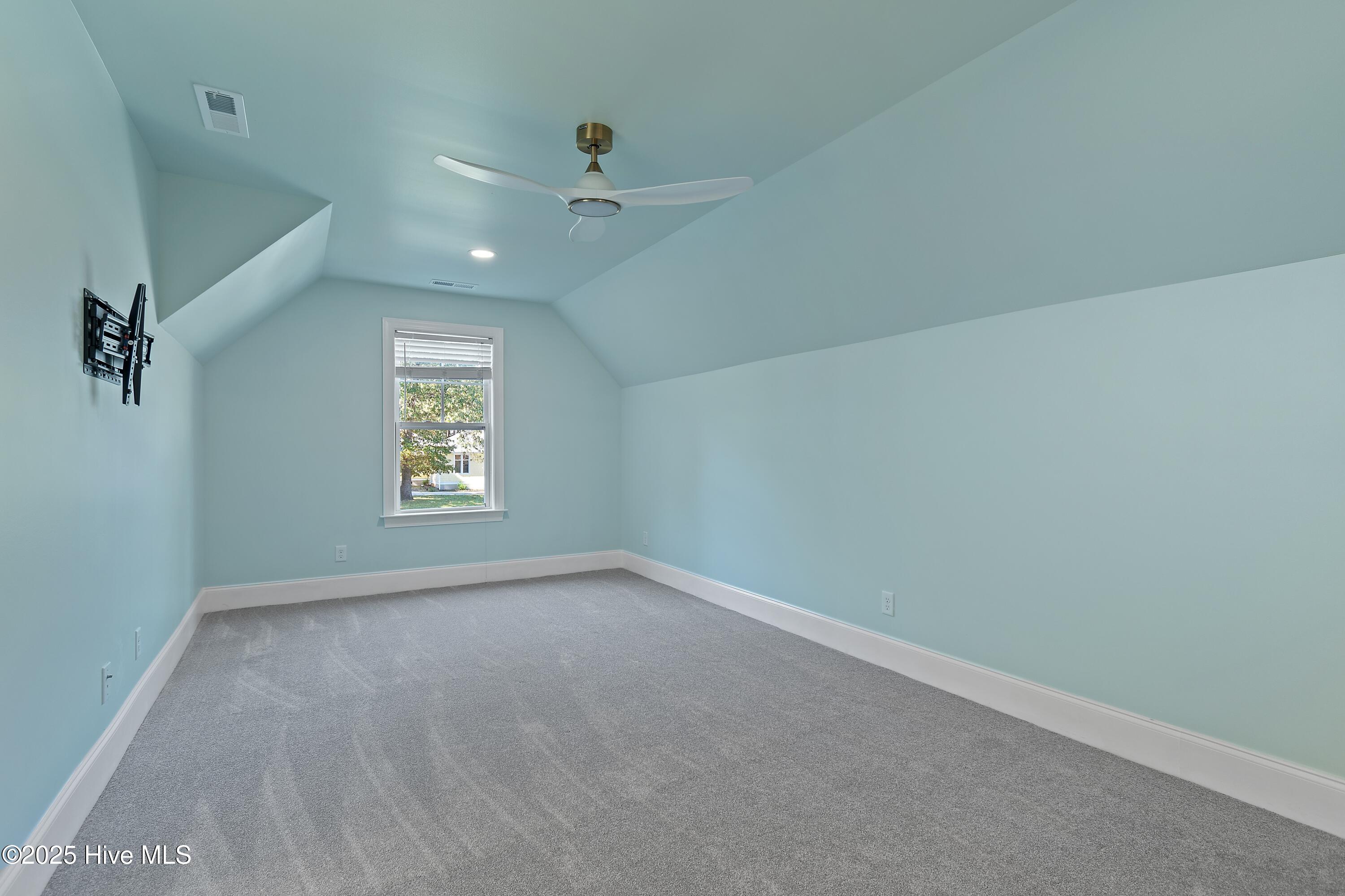 100534757 | Photo 32