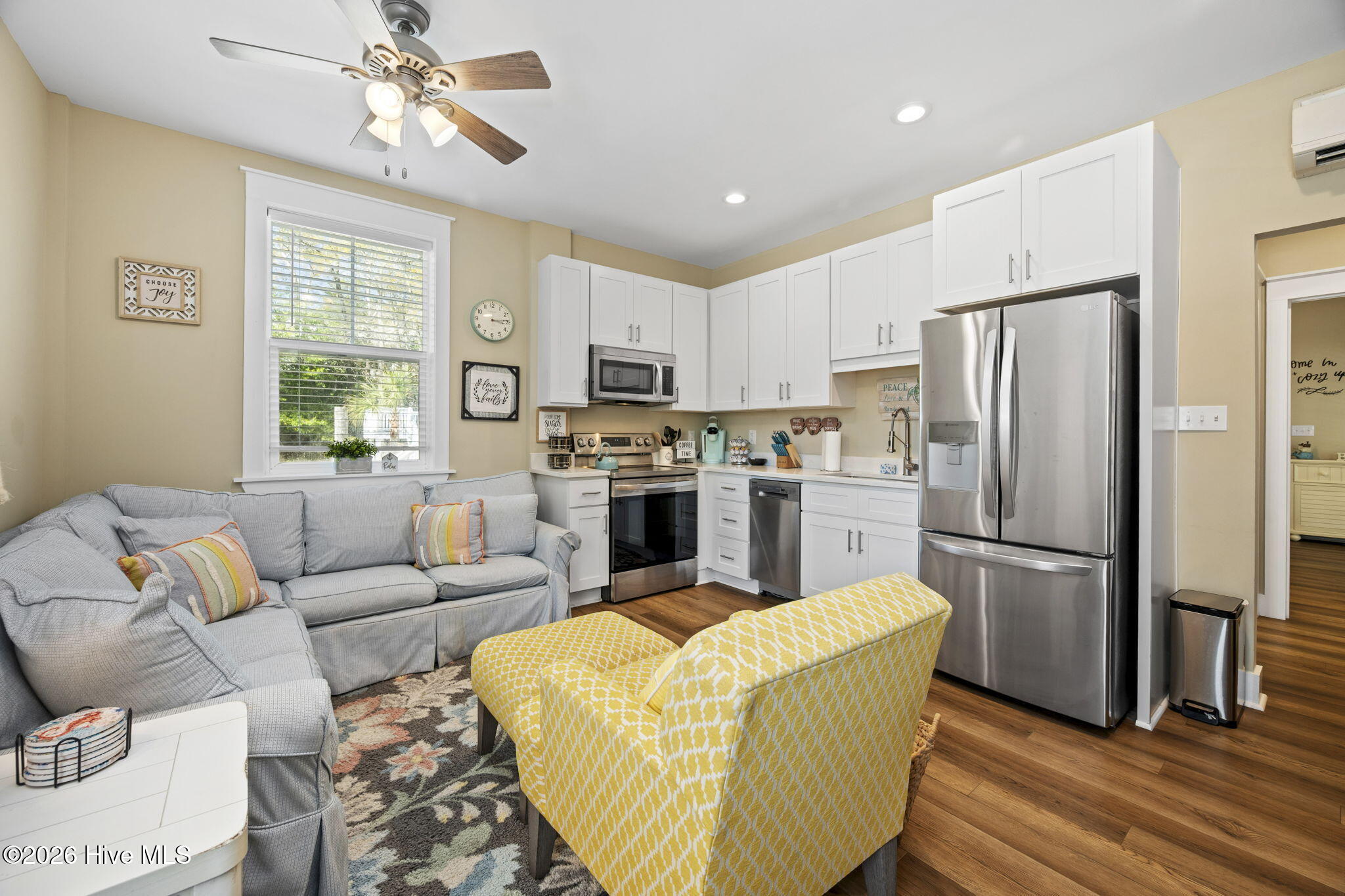 100565691 | Photo 43