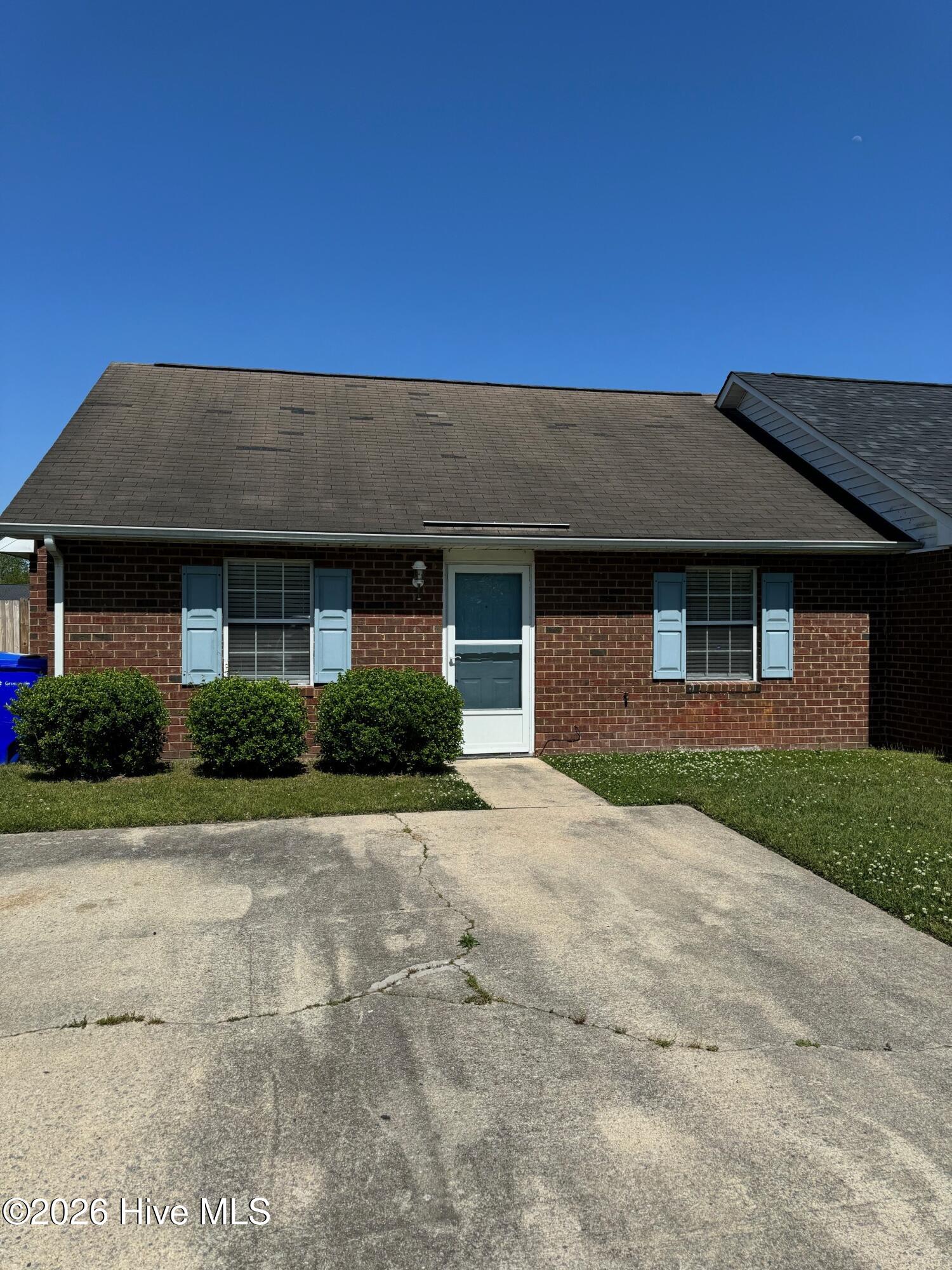 2003 Tower, Greenville, North Carolina, 2 Bedroom Bedrooms, 4 Room Rooms,2 BathroomBathrooms,Duplex,For sale,Tower,100599039