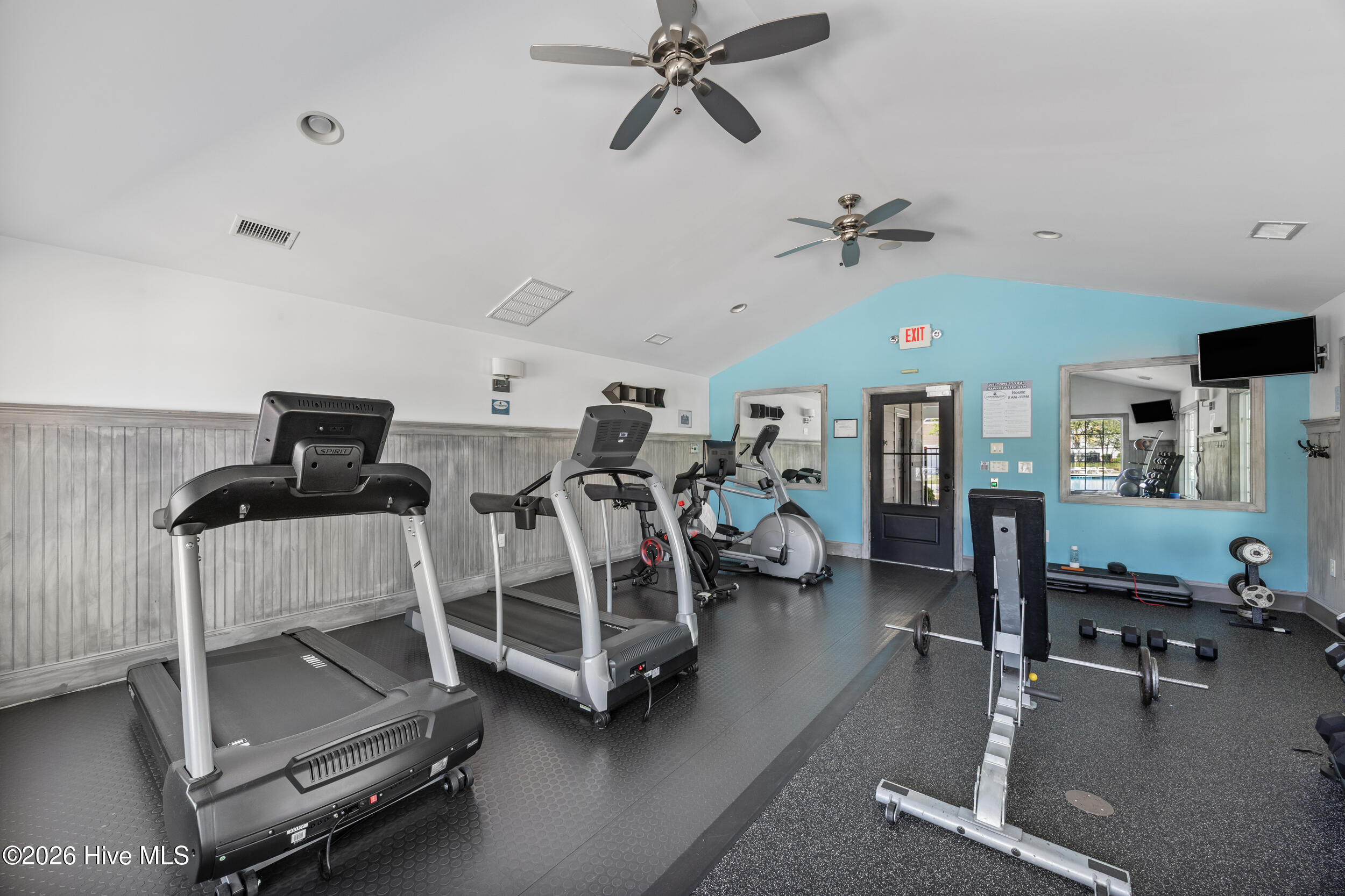 100570393 | Photo 40