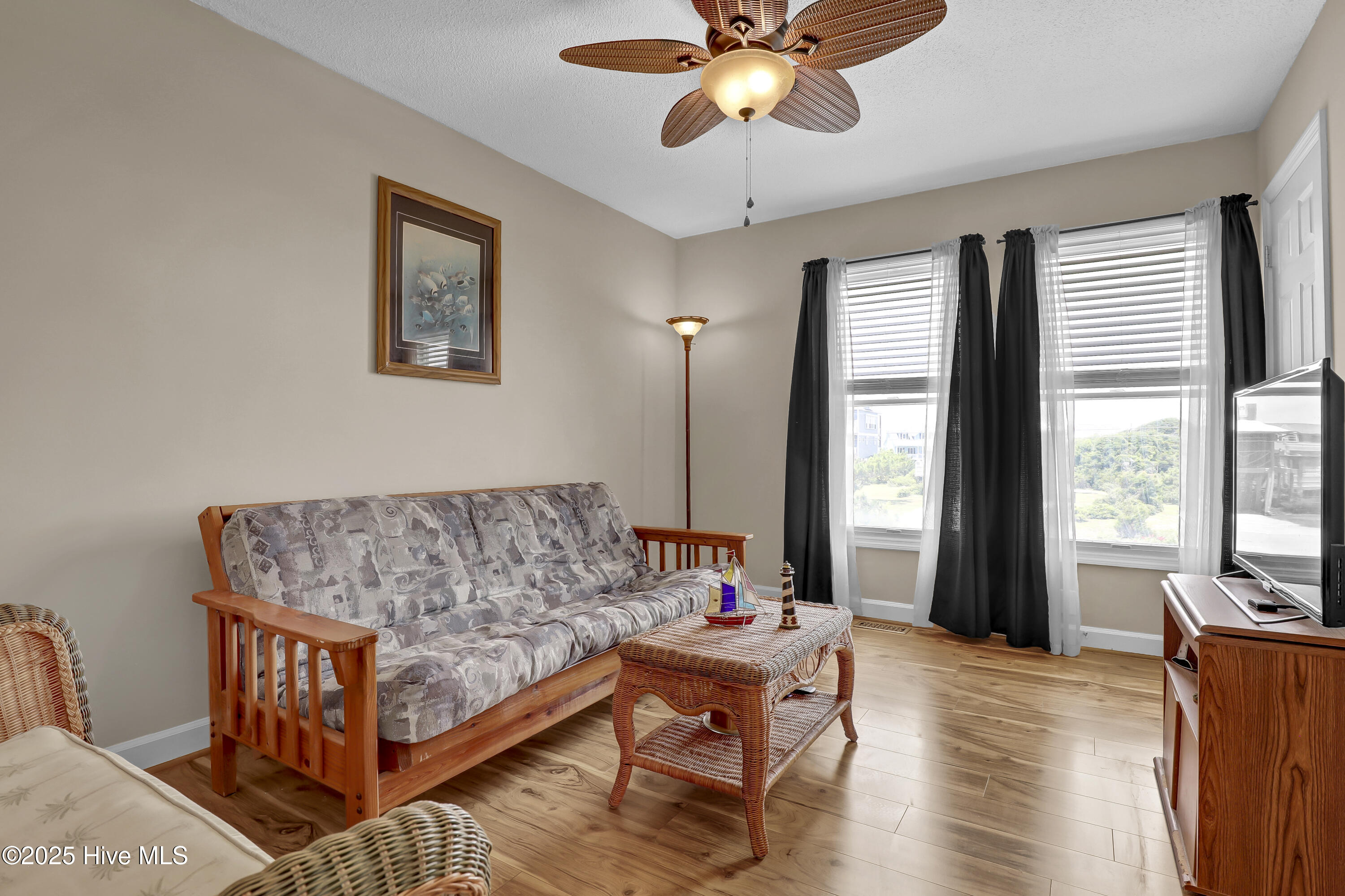 100521146 | Photo 15