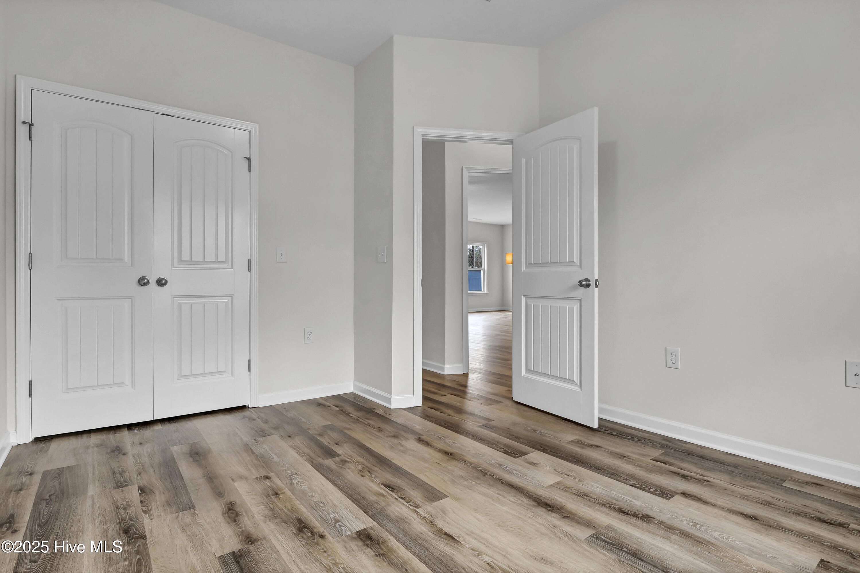 100488787 | Photo 22