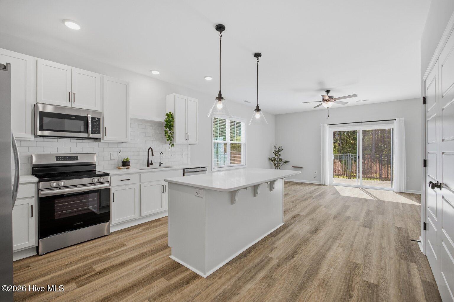 100565820 | Photo 11