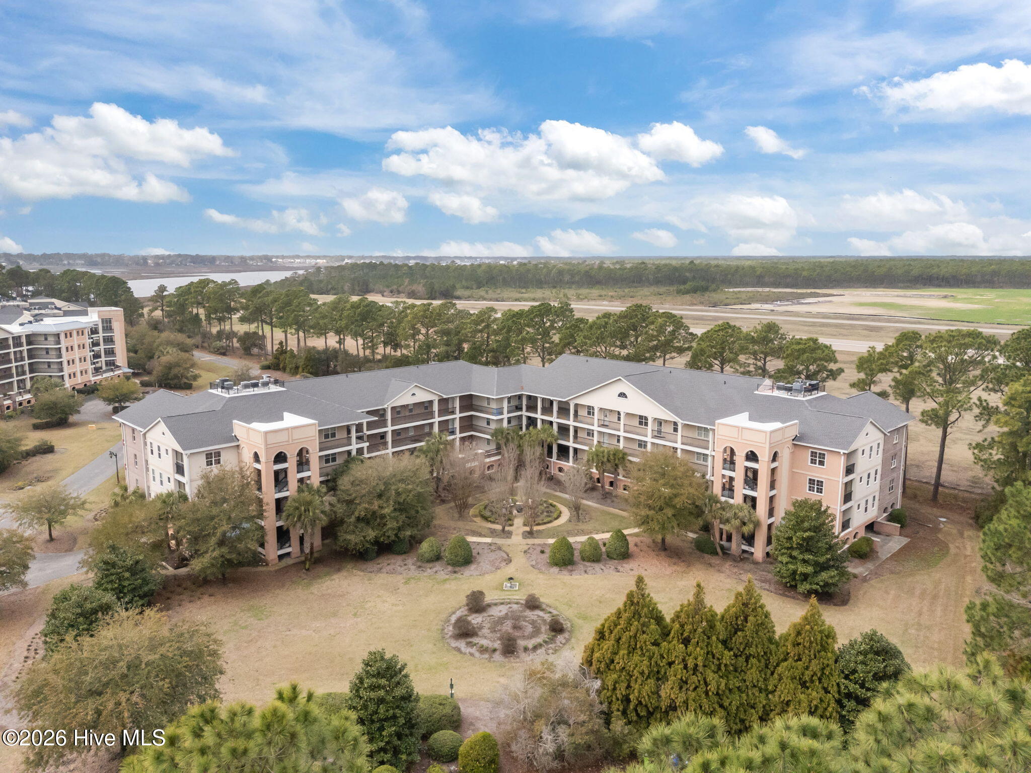 100558895 | Photo 85