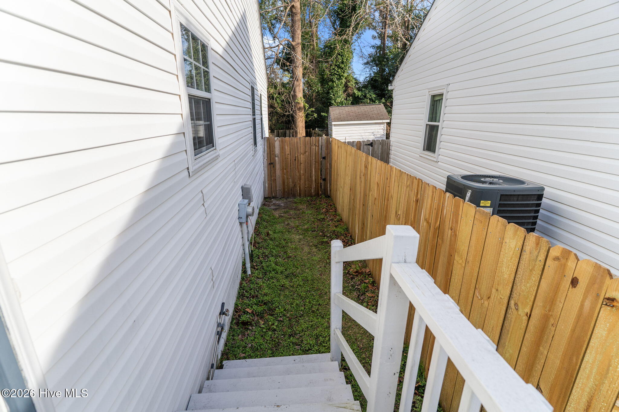 100552735 | Photo 33