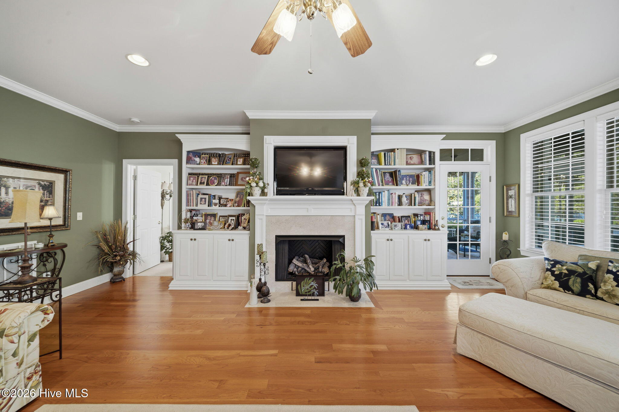 100570394 | Photo 20