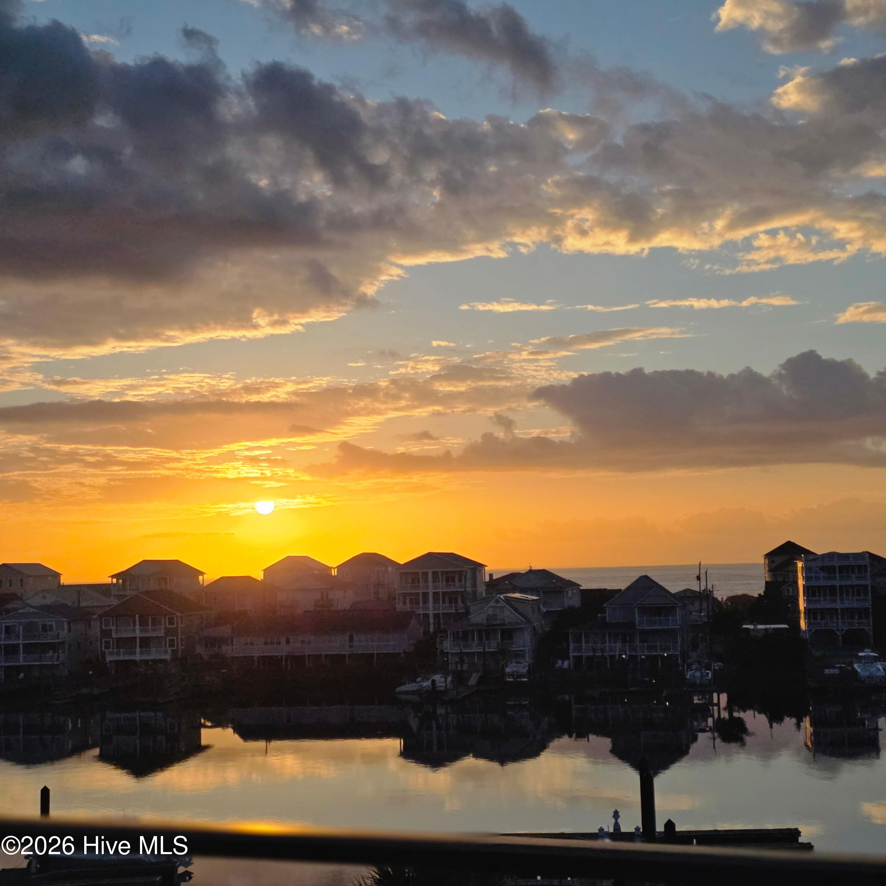 100550750 | Photo 37