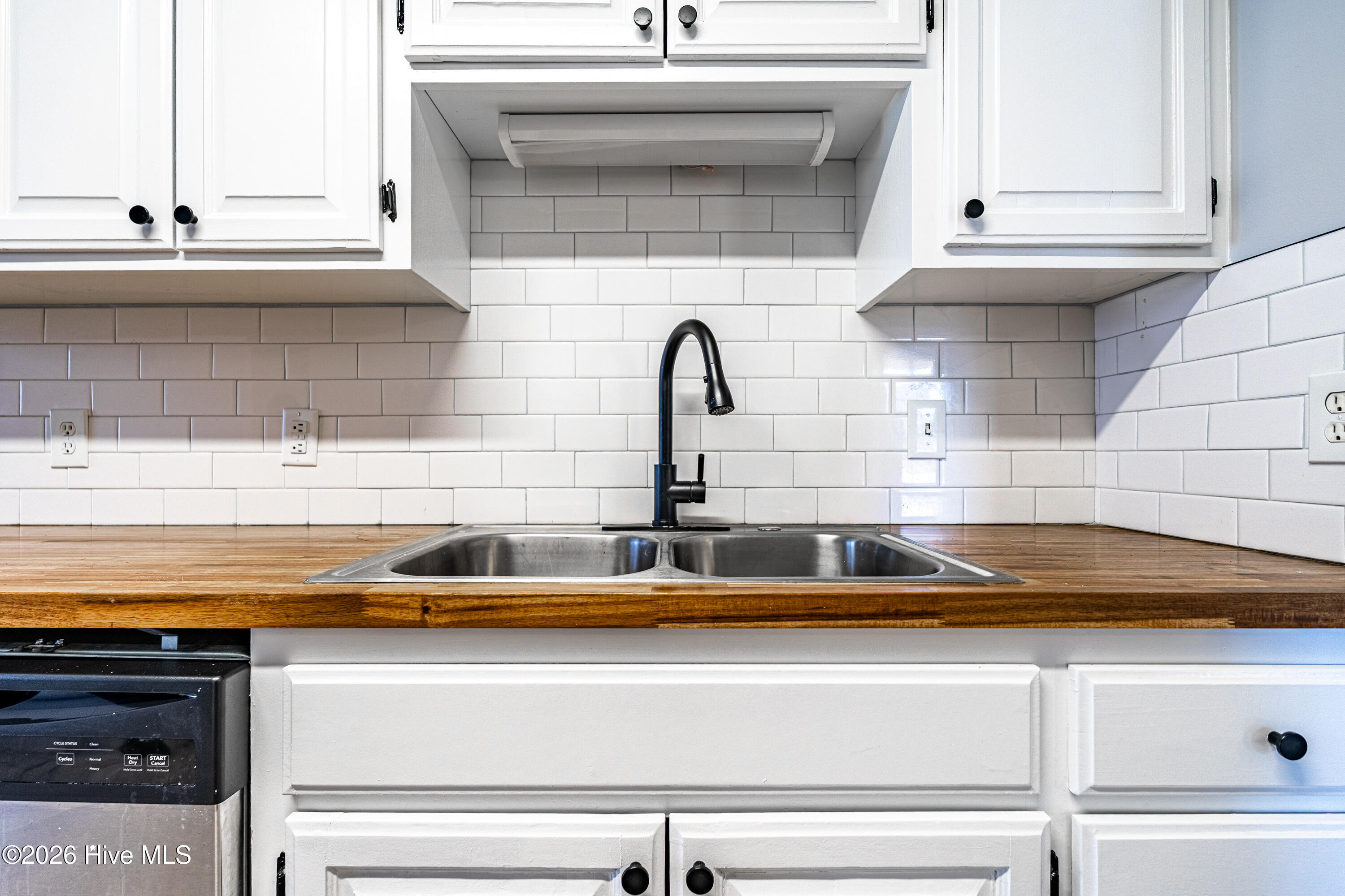 100557378 | Photo 19