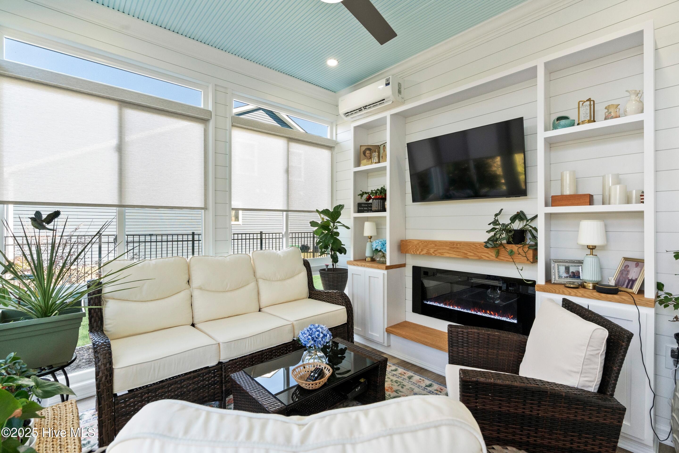 100537197 | Photo 21