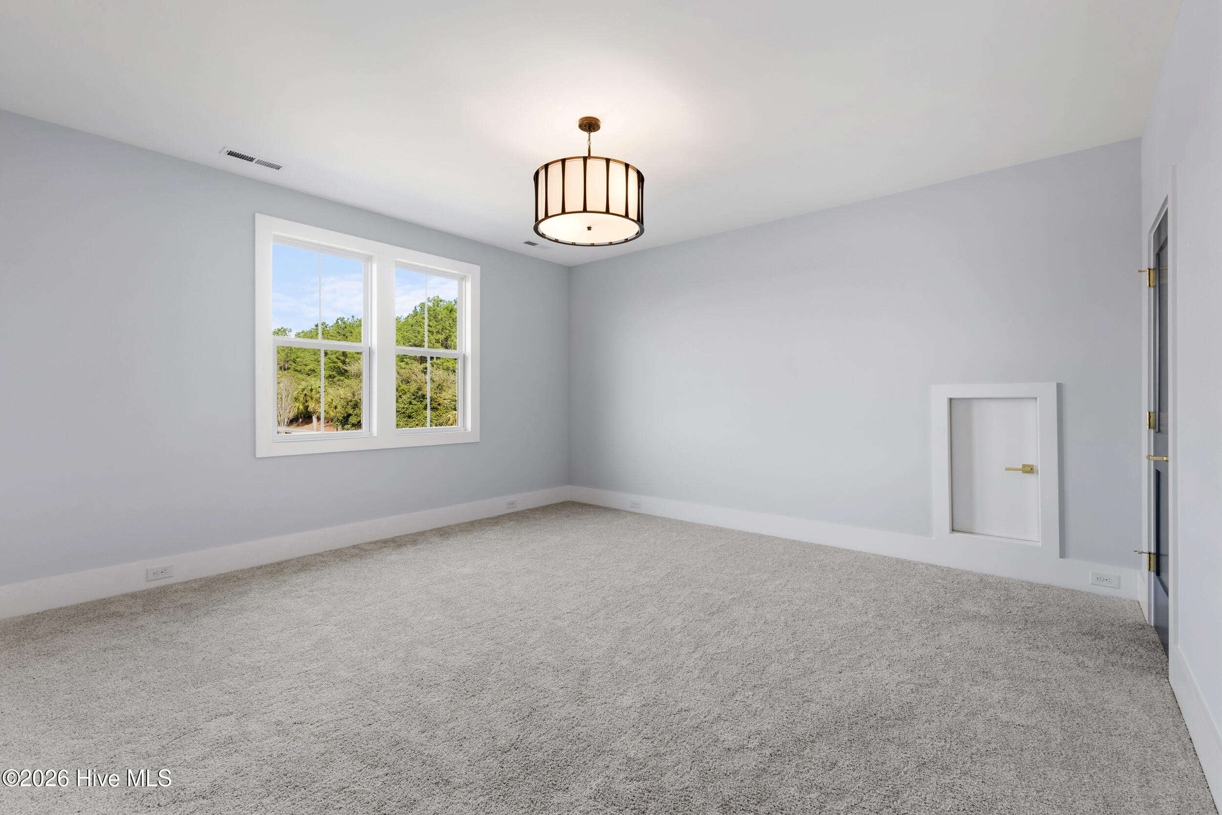 100556188 | Photo 27