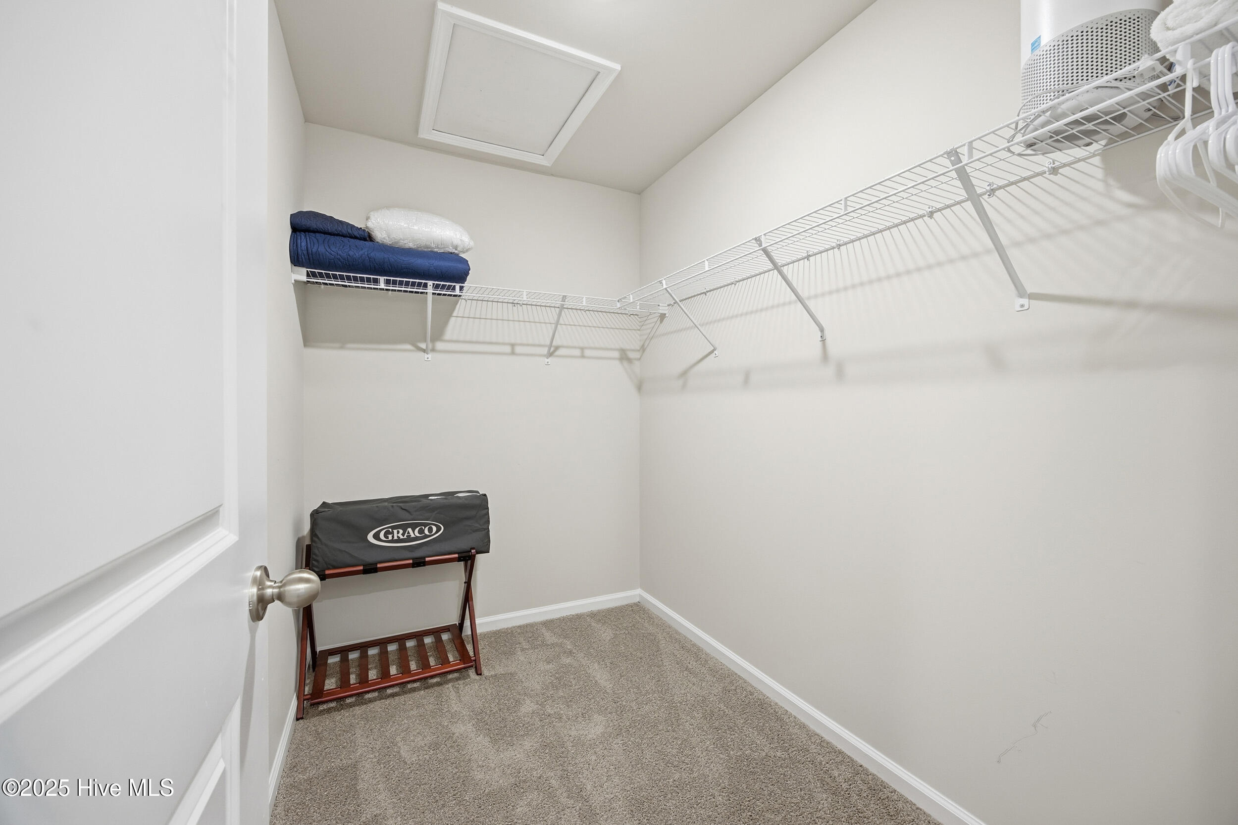 100544841 | Photo 18