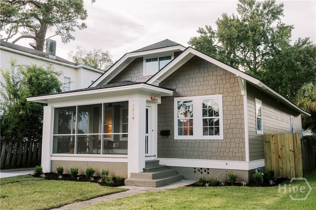 Photo 2 of Single family home for sale at 1214 E Duffy St, Savannah, GA 31404 | MLS# SA365192 | Listing updated on 2026-09-24
