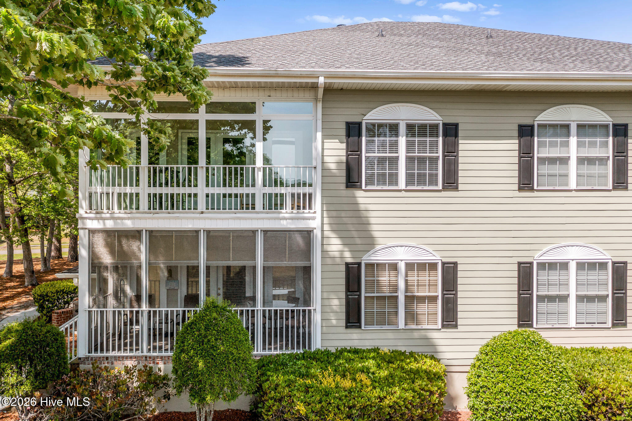 100568438 | Photo 45