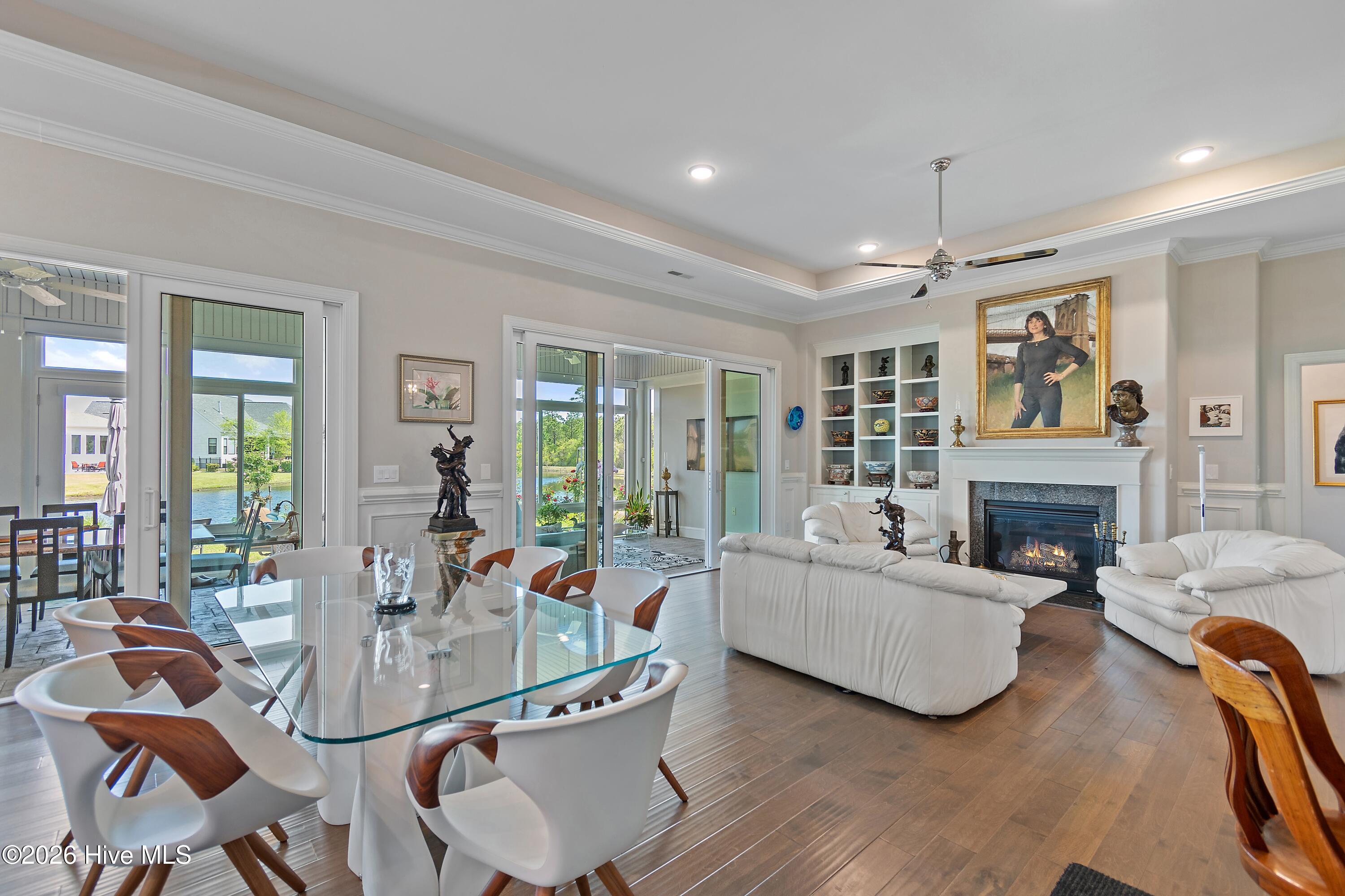 100560288 | Photo 88