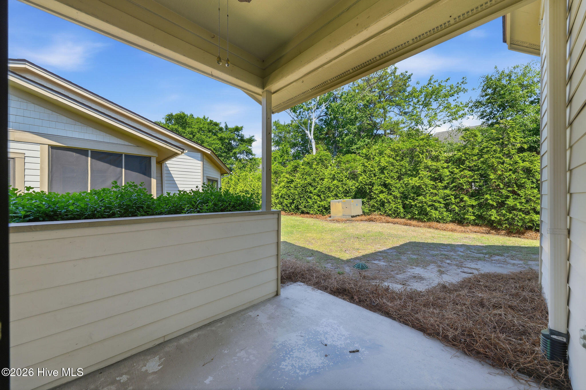 100569569 | Photo 43