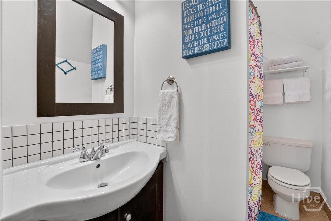 Third floor full bath
