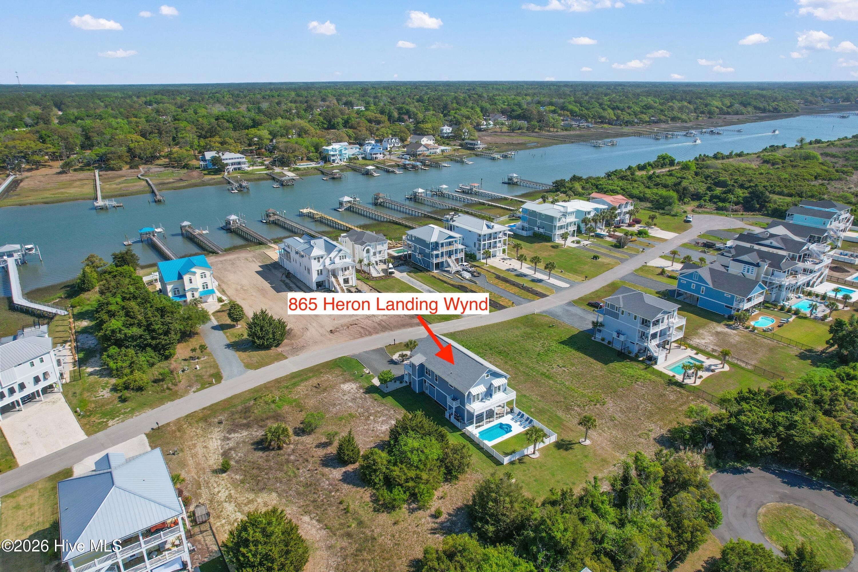 100567916 | Photo 64