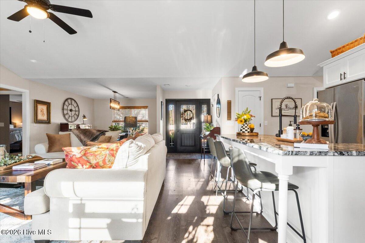 100548136 | Photo 21