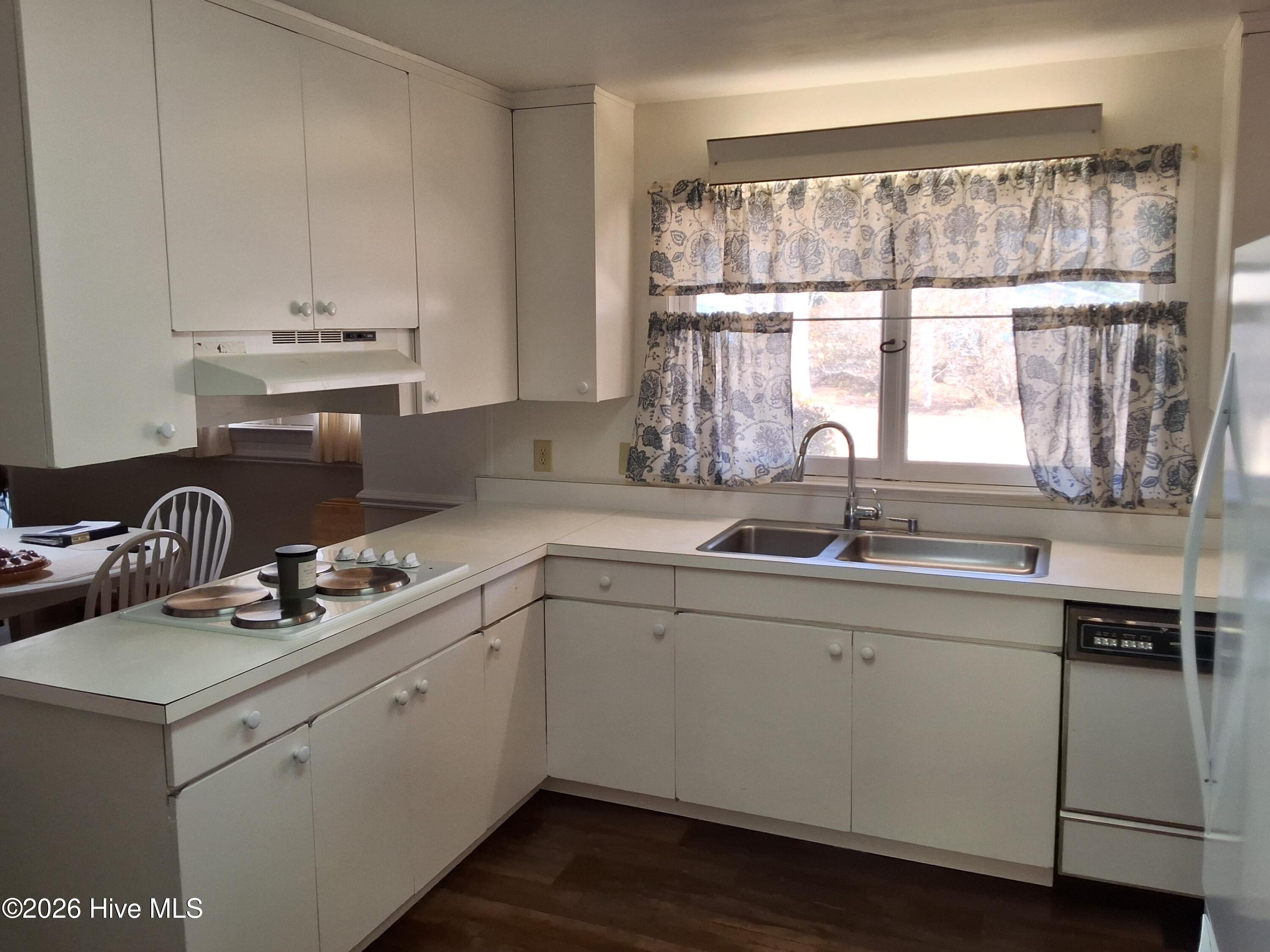 100554569 | Photo 34