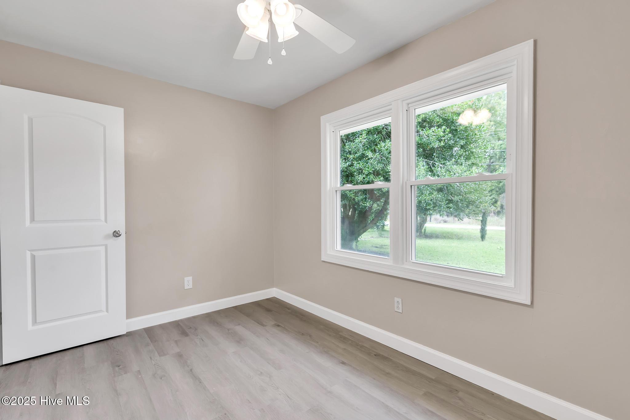 100535695 | Photo 17