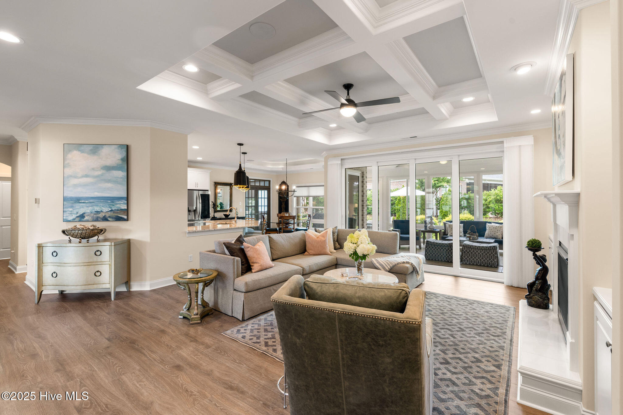 100517606 | Photo 22