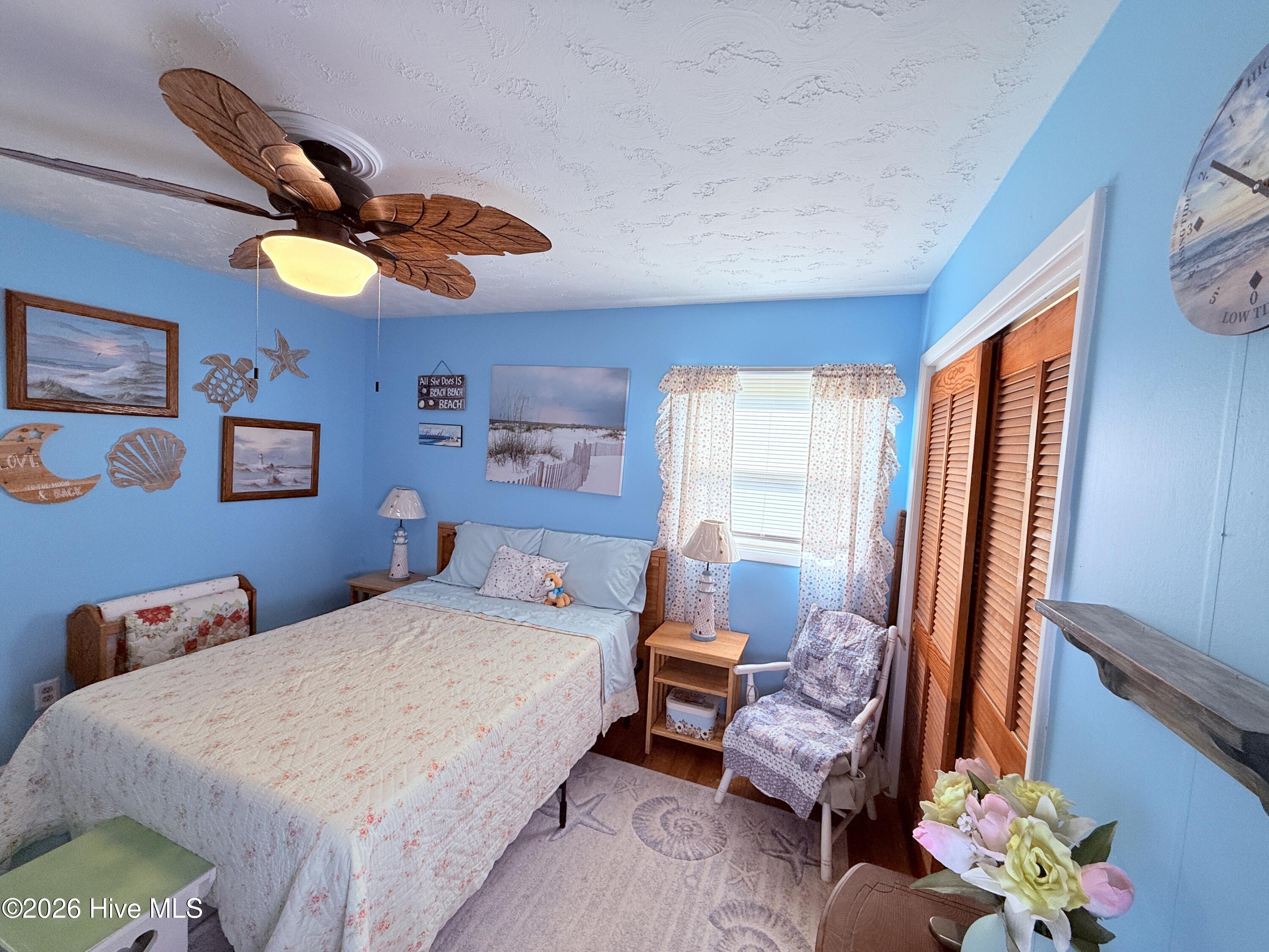 100568952 | Photo 15