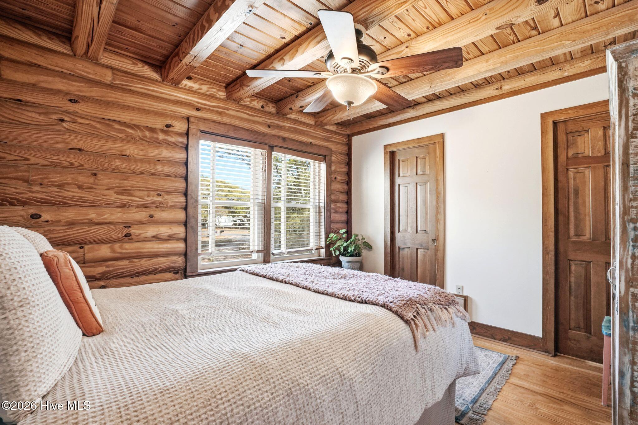 100565055 | Photo 31