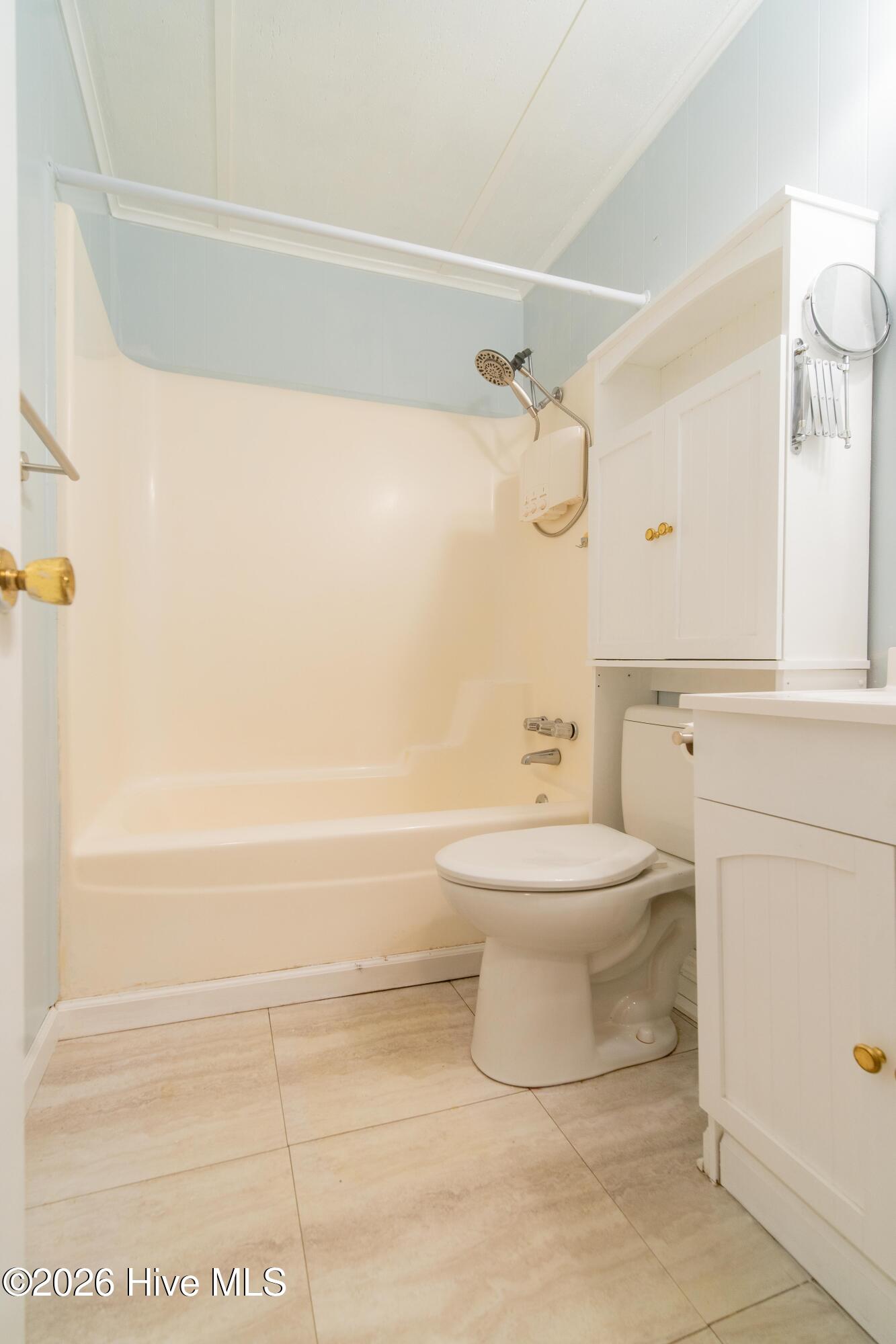 100557302 | Photo 23