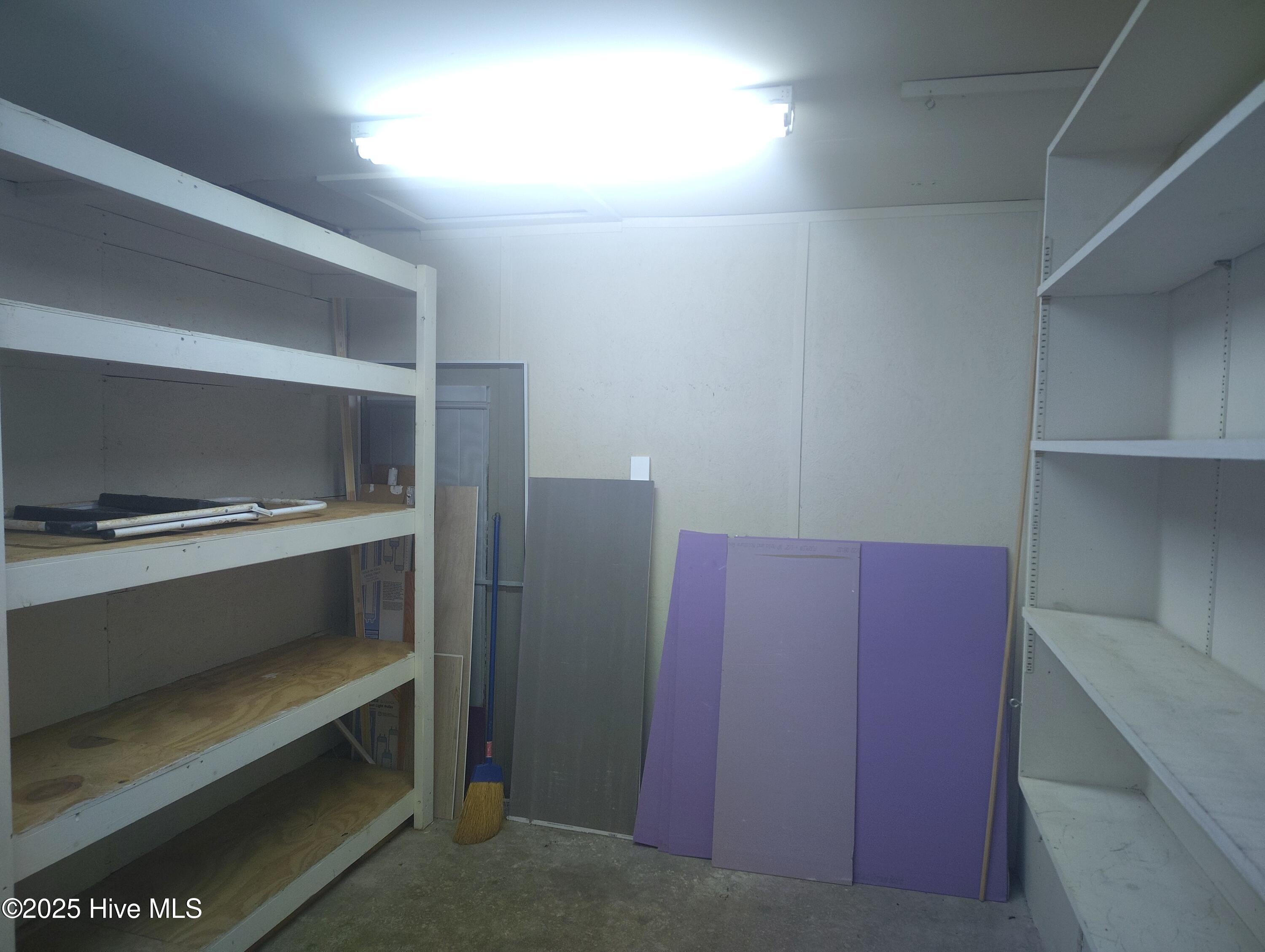 100536535 | Photo 38