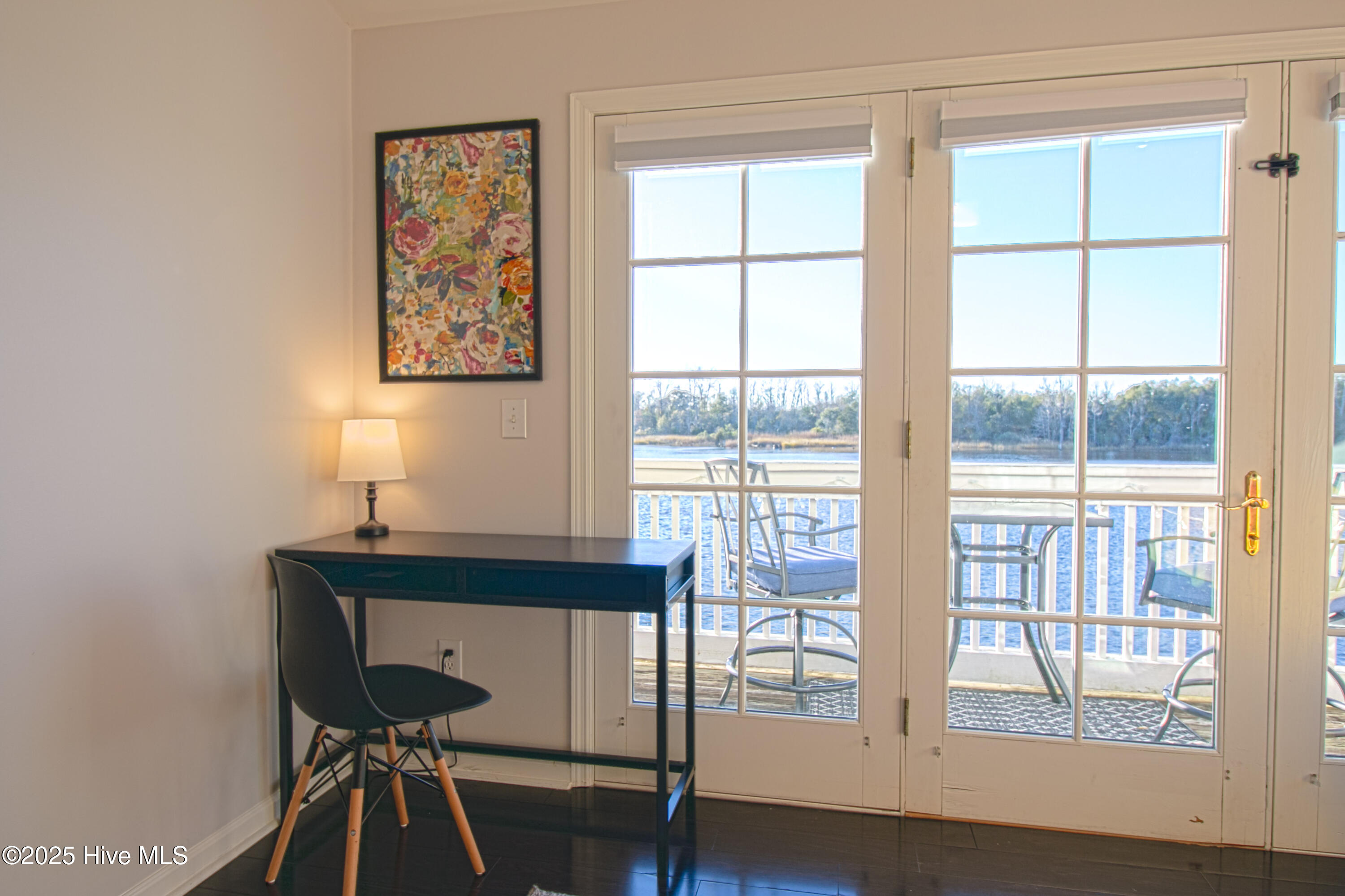 100545473 | Photo 38