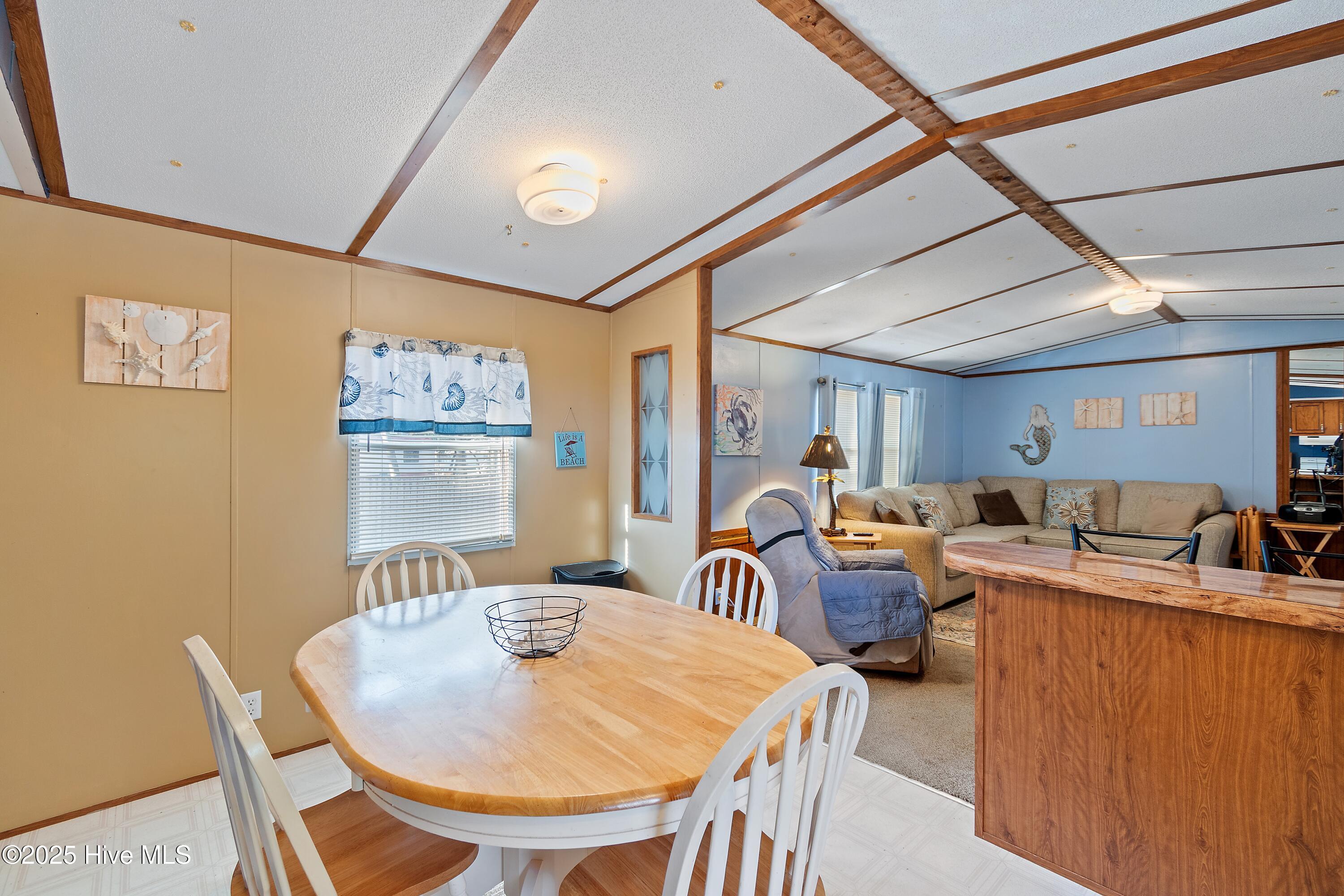 100543212 | Photo 19