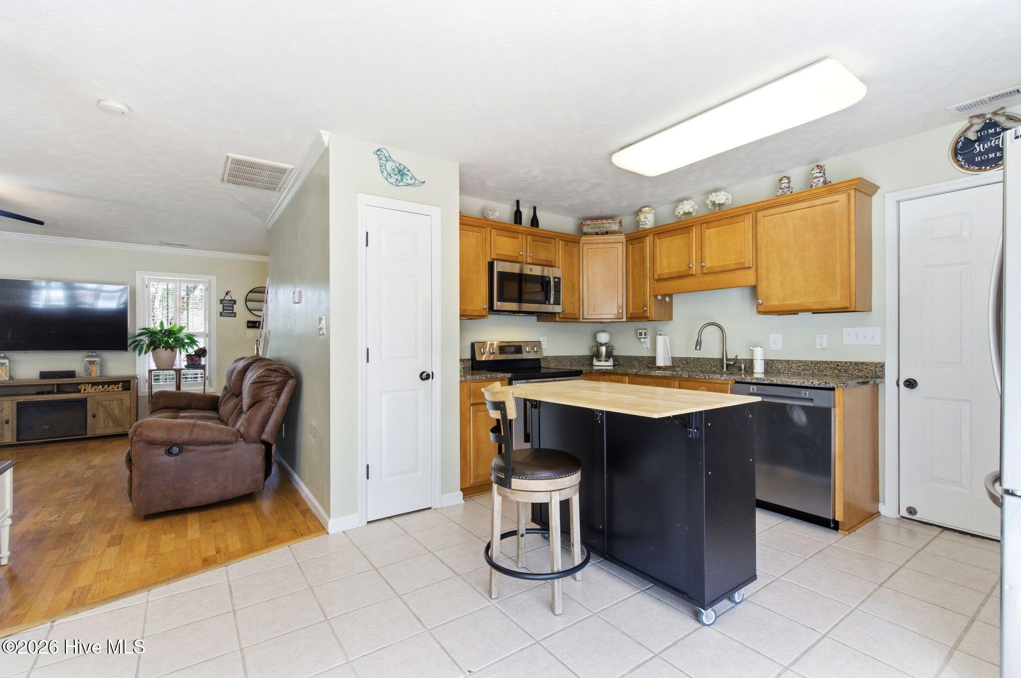 100561408 | Photo 23